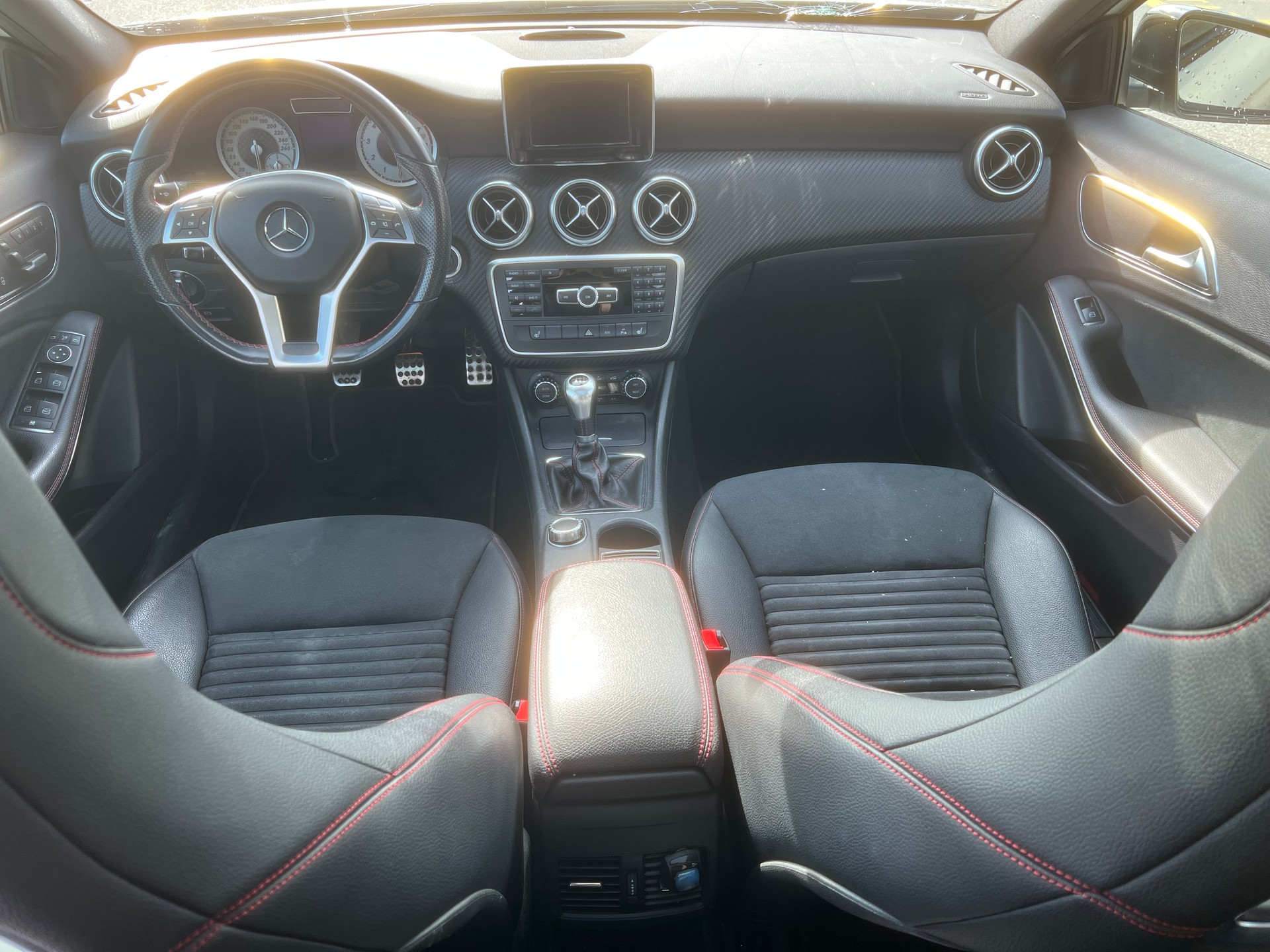 MERCEDES-BENZ A 200 AMG Line-image-8