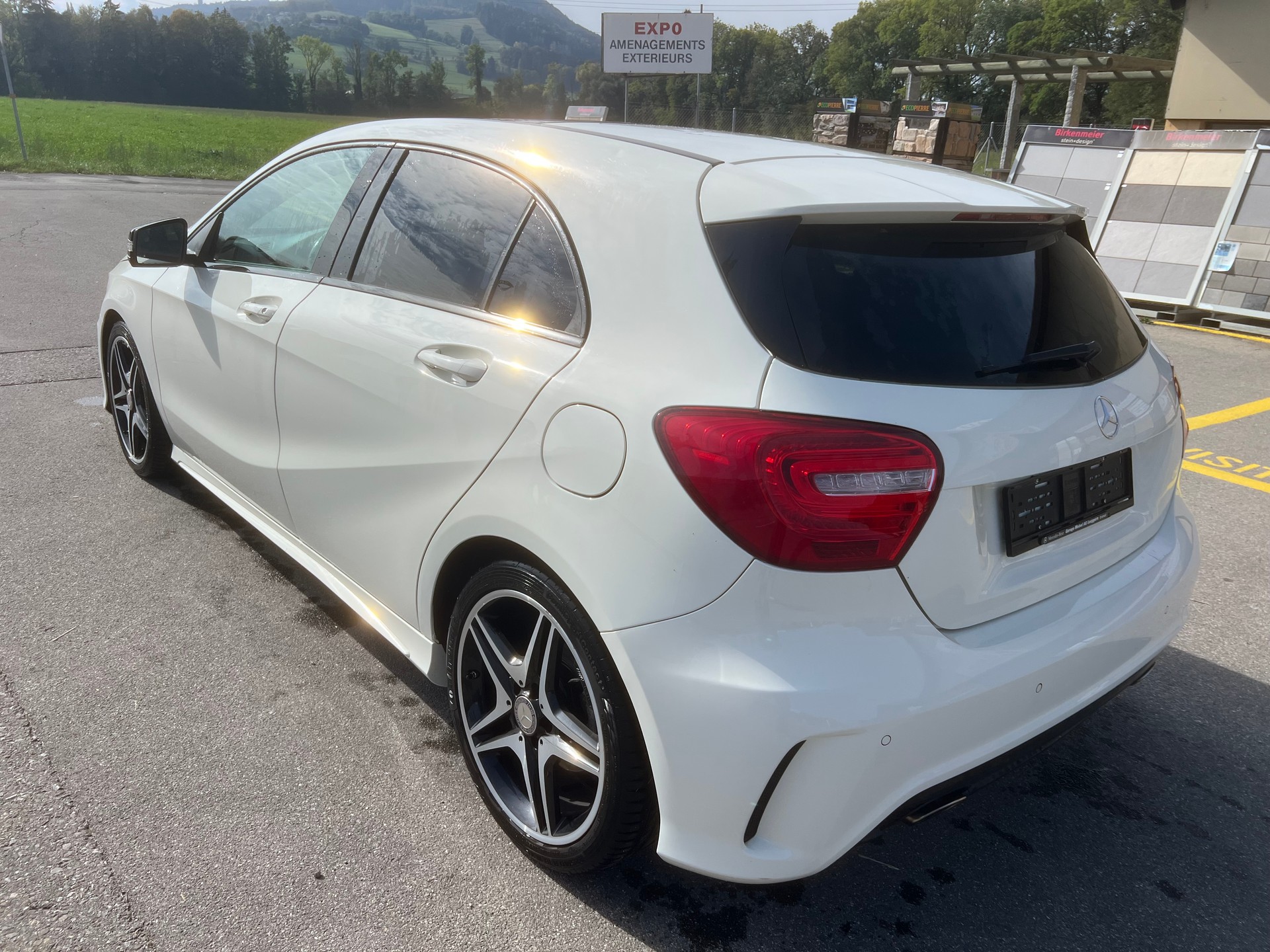 MERCEDES-BENZ A 200 AMG Line-image-1