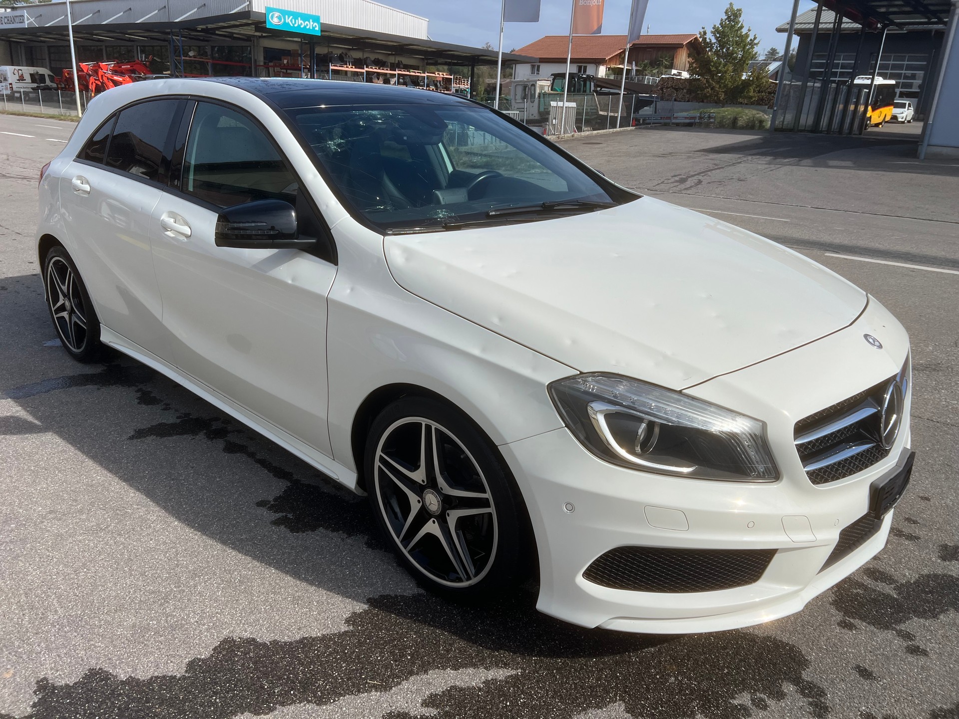 MERCEDES-BENZ A 200 AMG Line-image-2
