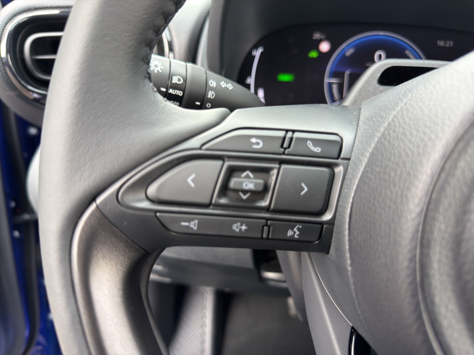 TOYOTA Yaris Cross 1.5 Style 4x2 Hybrid-image-23