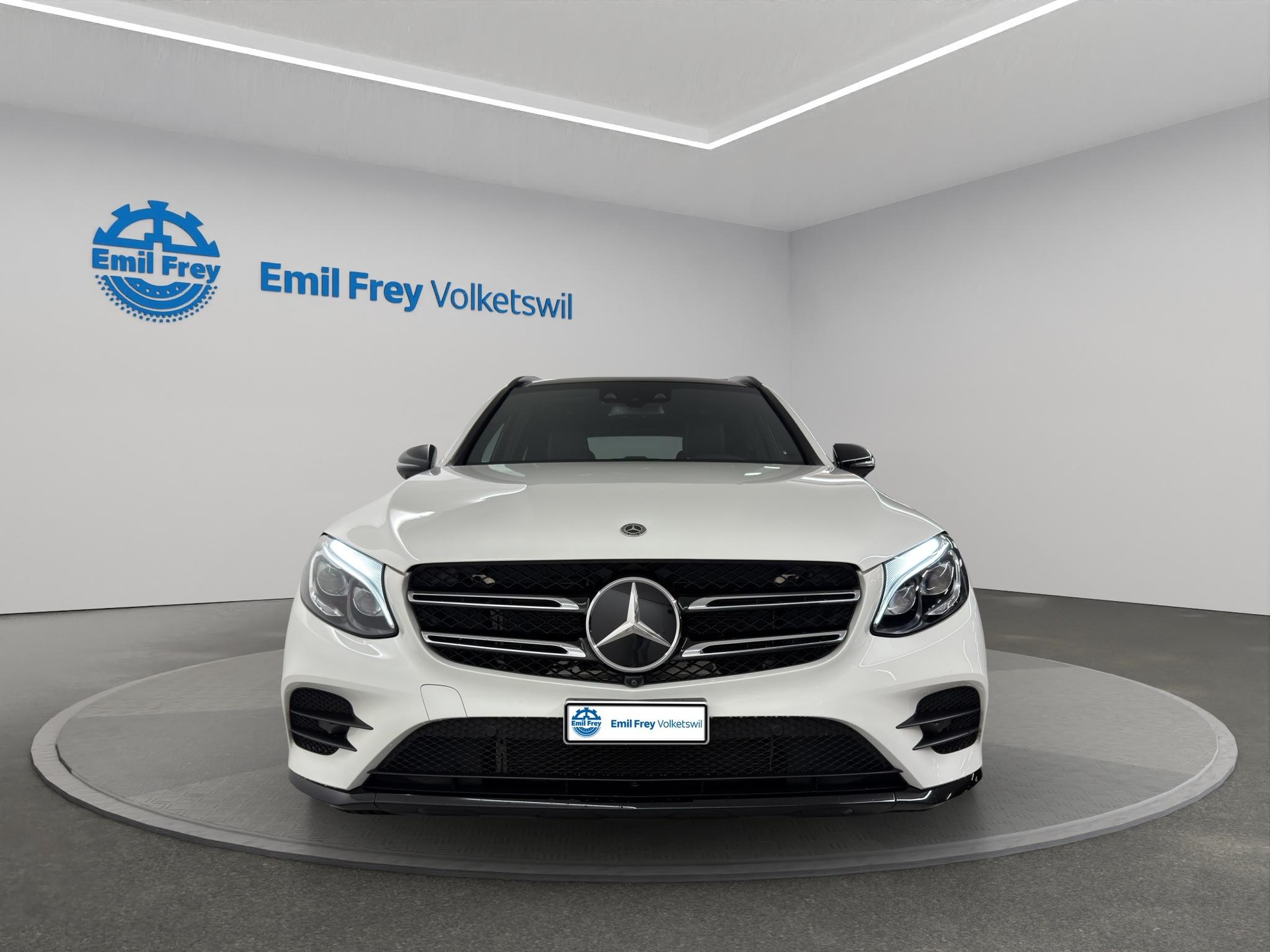 MERCEDES-BENZ GLC-Klasse GLC 300 AMG Line 4m-image-4