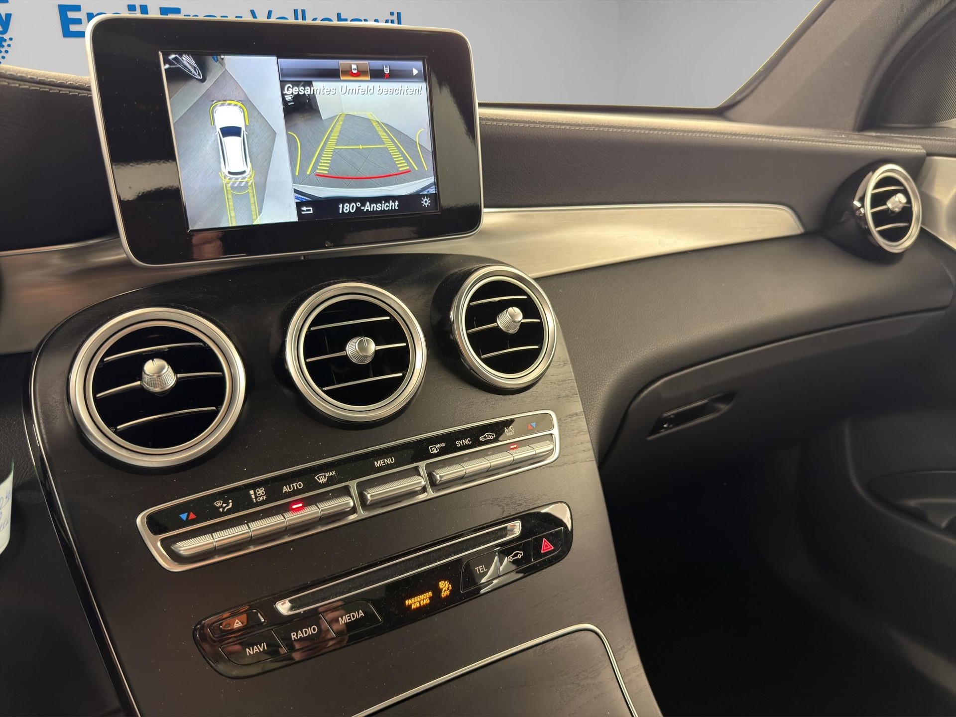 MERCEDES-BENZ GLC-Klasse GLC 300 AMG Line 4m-image-14