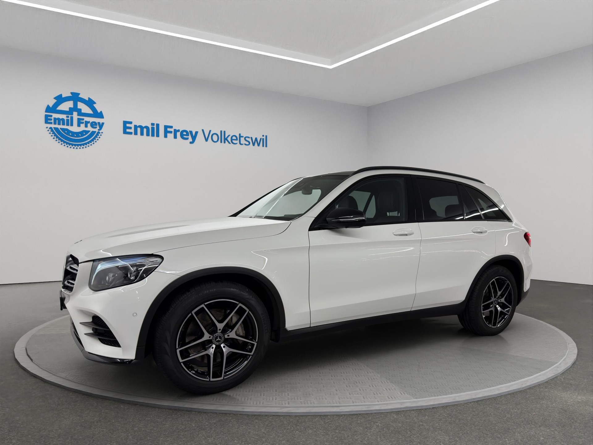MERCEDES-BENZ GLC-Klasse GLC 300 AMG Line 4m-image-0