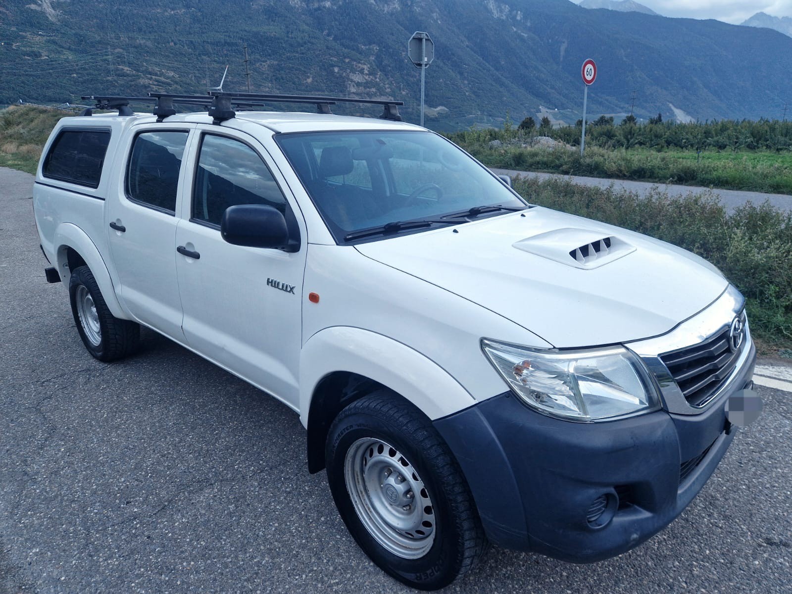 TOYOTA Hilux 2.5D 4WD Double Cab Luna-image-5