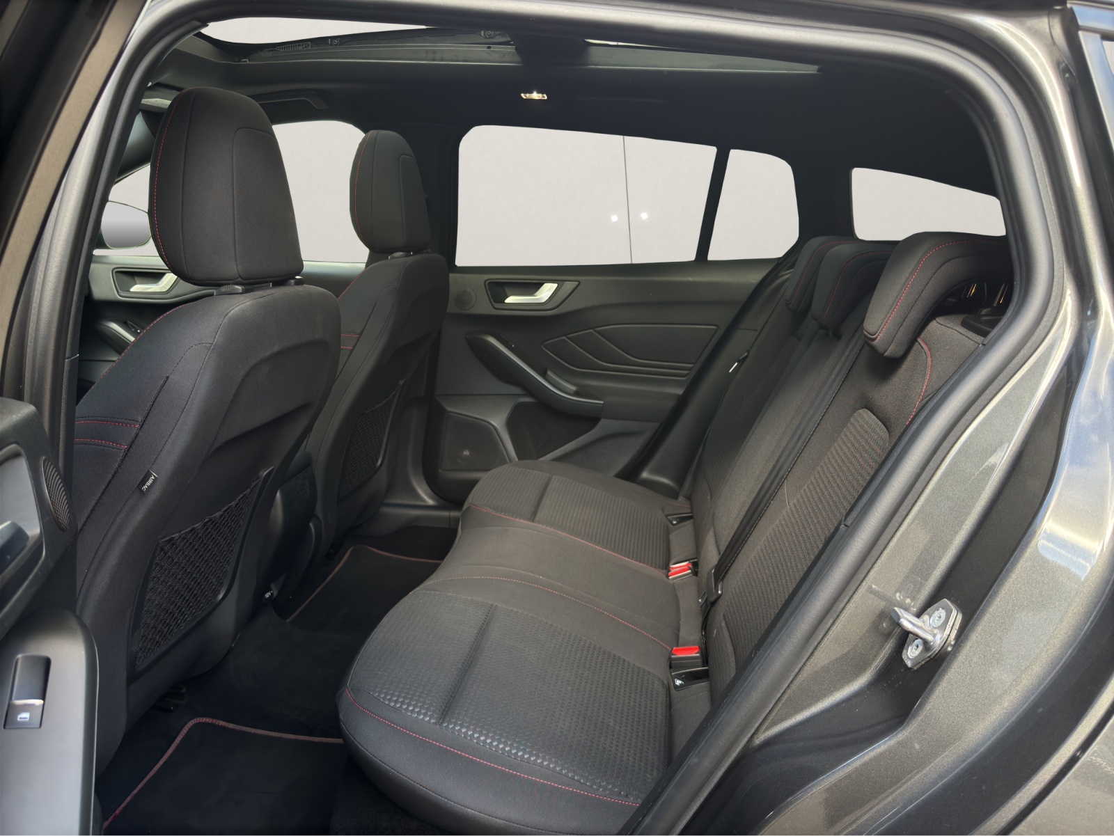 FORD Focus 1.0 SCTi ST Line Automatic-image-12