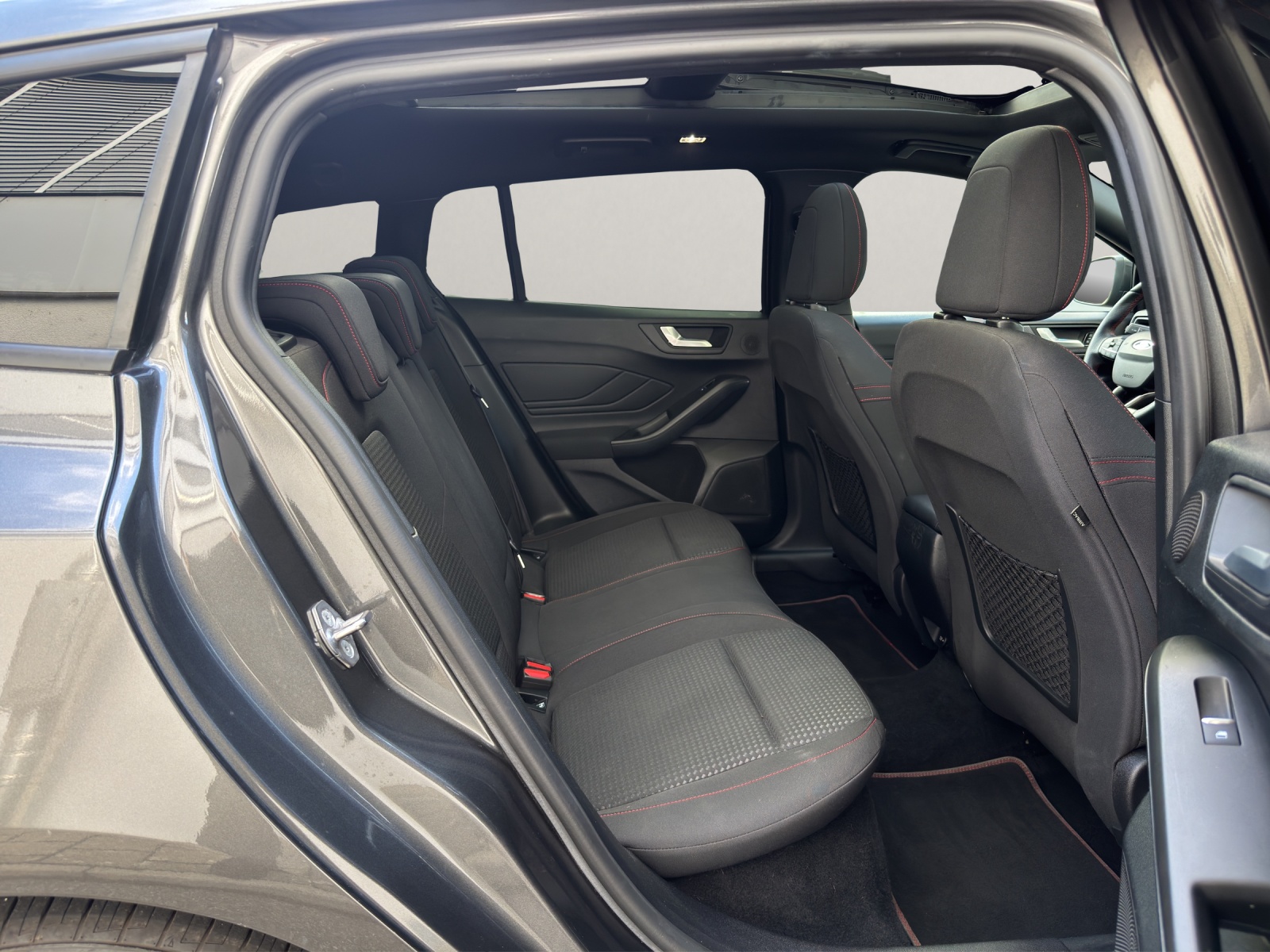 FORD Focus 1.0 SCTi ST Line Automatic-image-13