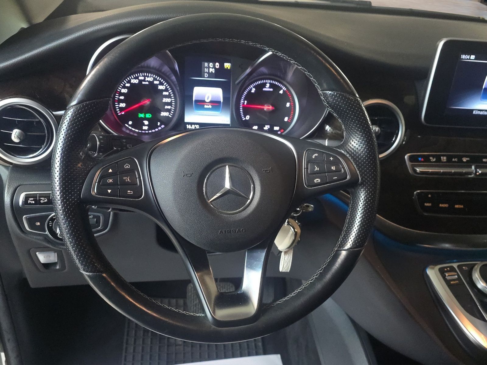 MERCEDES-BENZ V 250 d Avantgarde lang 4Matic 7G-Tronic-image-10