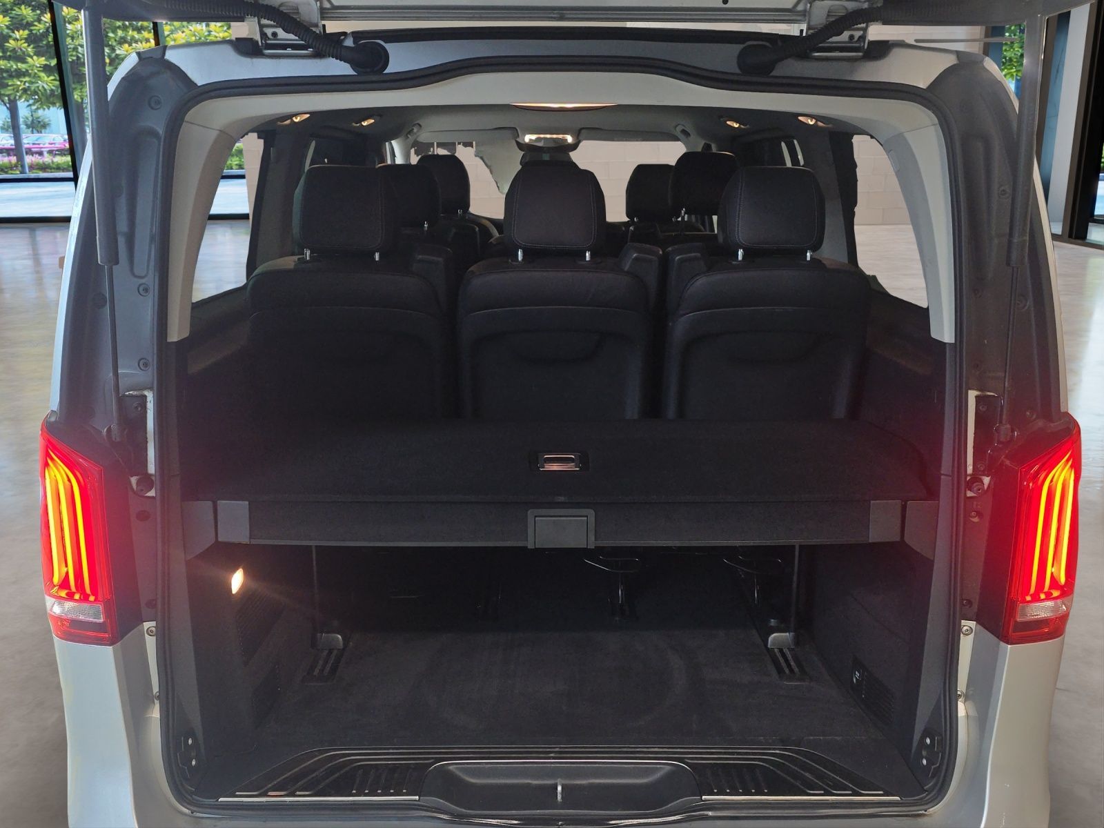 MERCEDES-BENZ V 250 d Avantgarde lang 4Matic 7G-Tronic-image-19