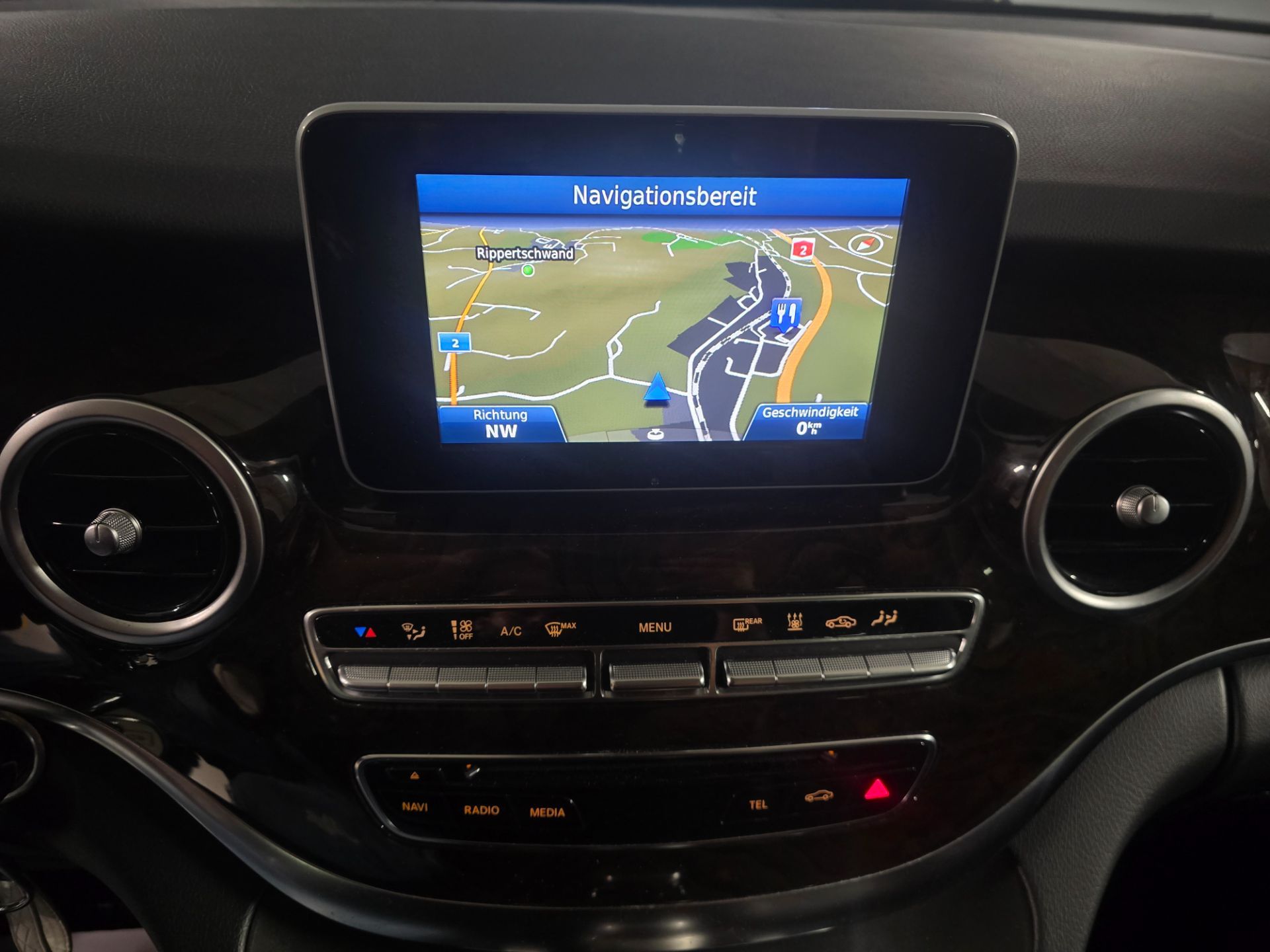 MERCEDES-BENZ V 250 d Avantgarde lang 4Matic 7G-Tronic-image-13