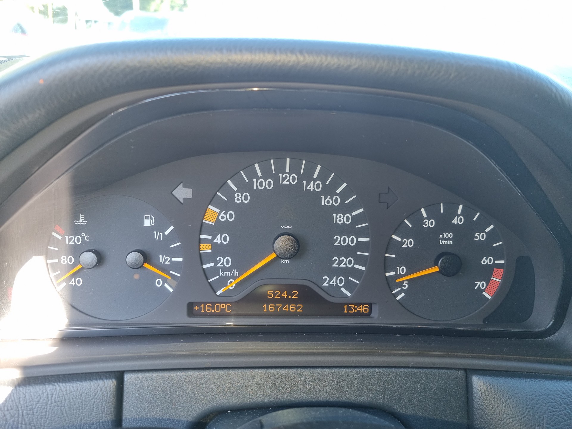 MERCEDES-BENZ E 240 Elégance-image-8