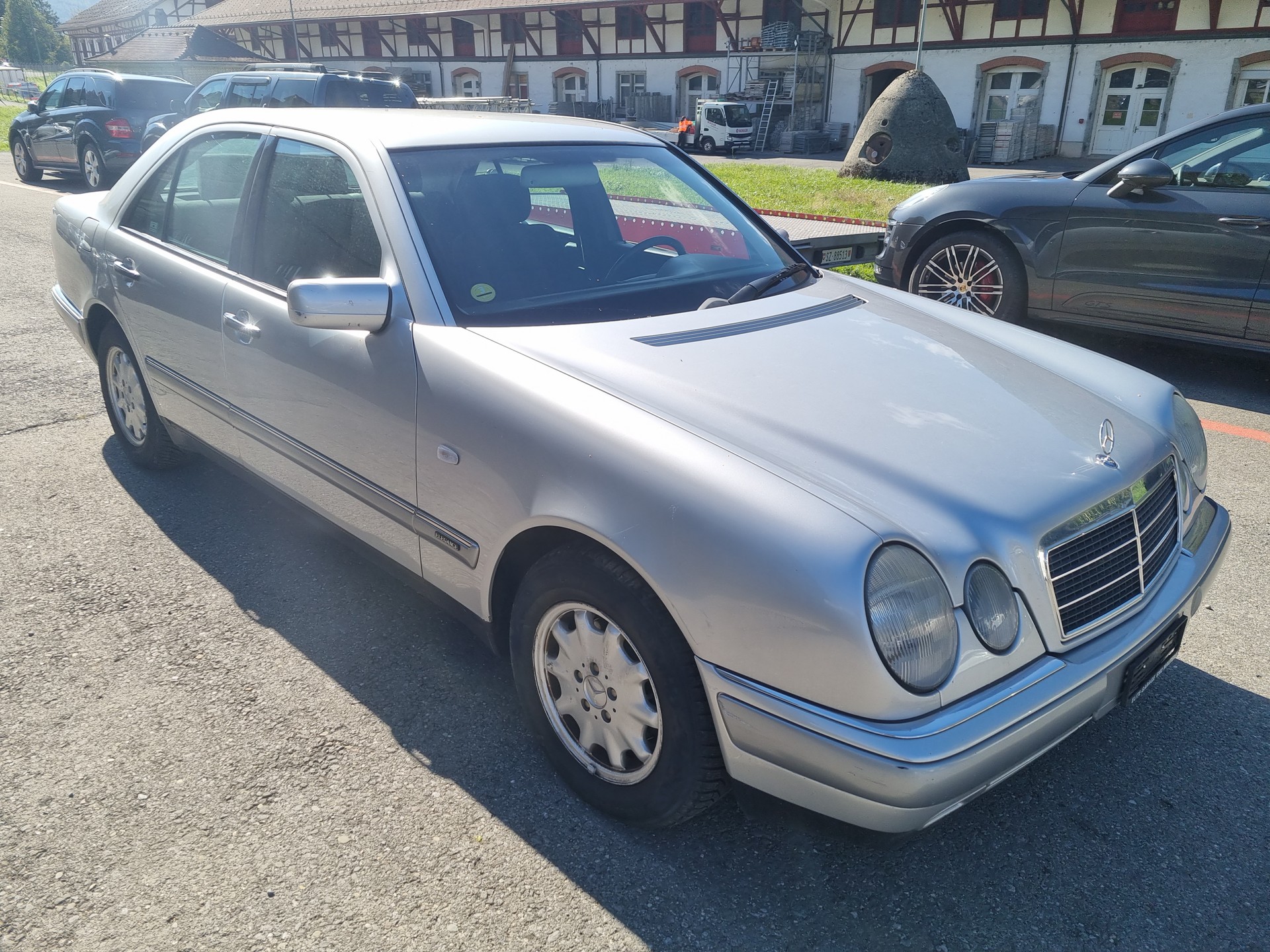 MERCEDES-BENZ E 240 Elégance-image-2