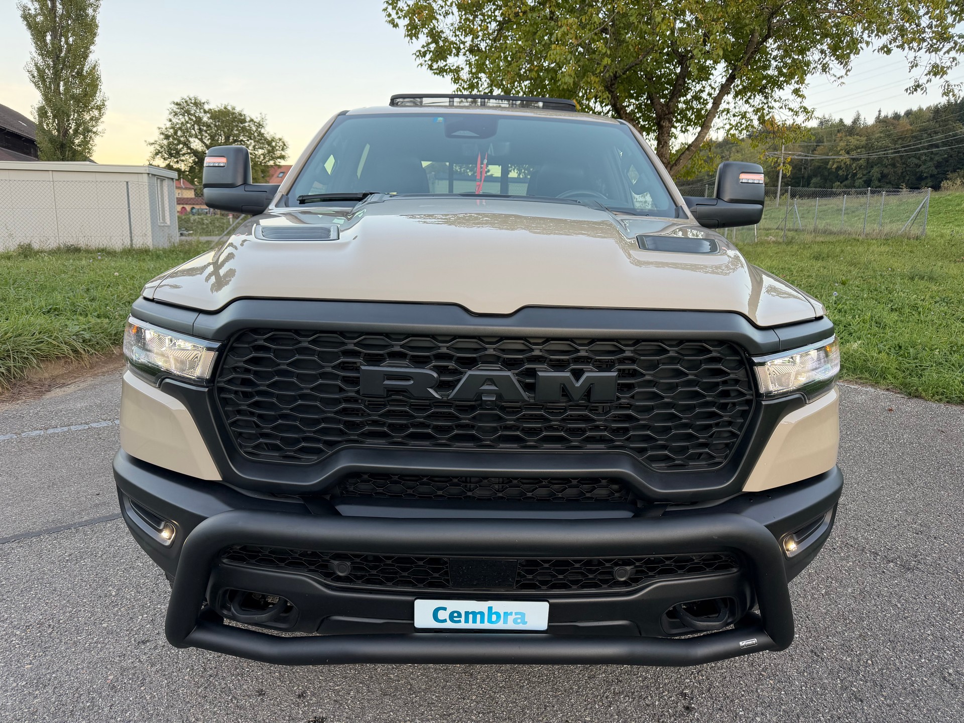 DODGE SST "REBEL X" MIT 425 PS !! KM 6`700 !! AHK 3`500 KG !! VOLL OPTION !! CH GEPRÜFT ALLES EINGETRAGEN !! REBEL X SST !!-image-12
