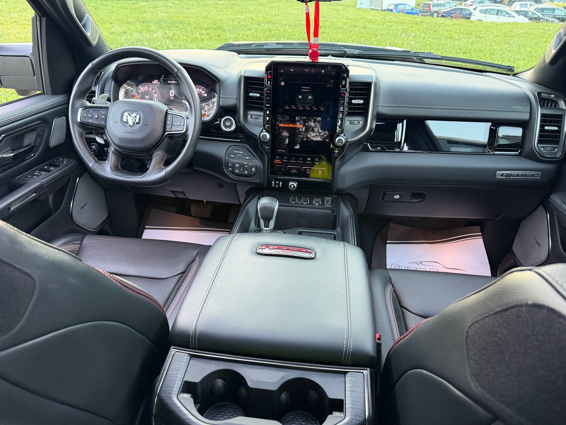 DODGE SST "REBEL X" MIT 425 PS !! KM 6`700 !! AHK 3`500 KG !! VOLL OPTION !! CH GEPRÜFT ALLES EINGETRAGEN !! REBEL X SST !!-image-4