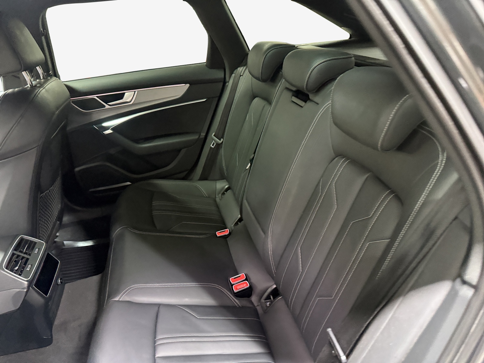 AUDI A6 Avant 45 TFSI Sport S-tronic quattro-image-11
