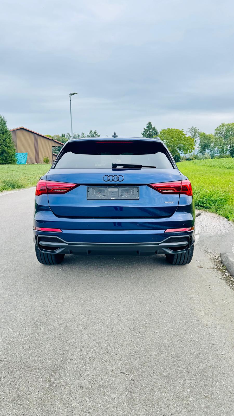 AUDI Q3 40 TFSI S line quattro S-tronic-image-3