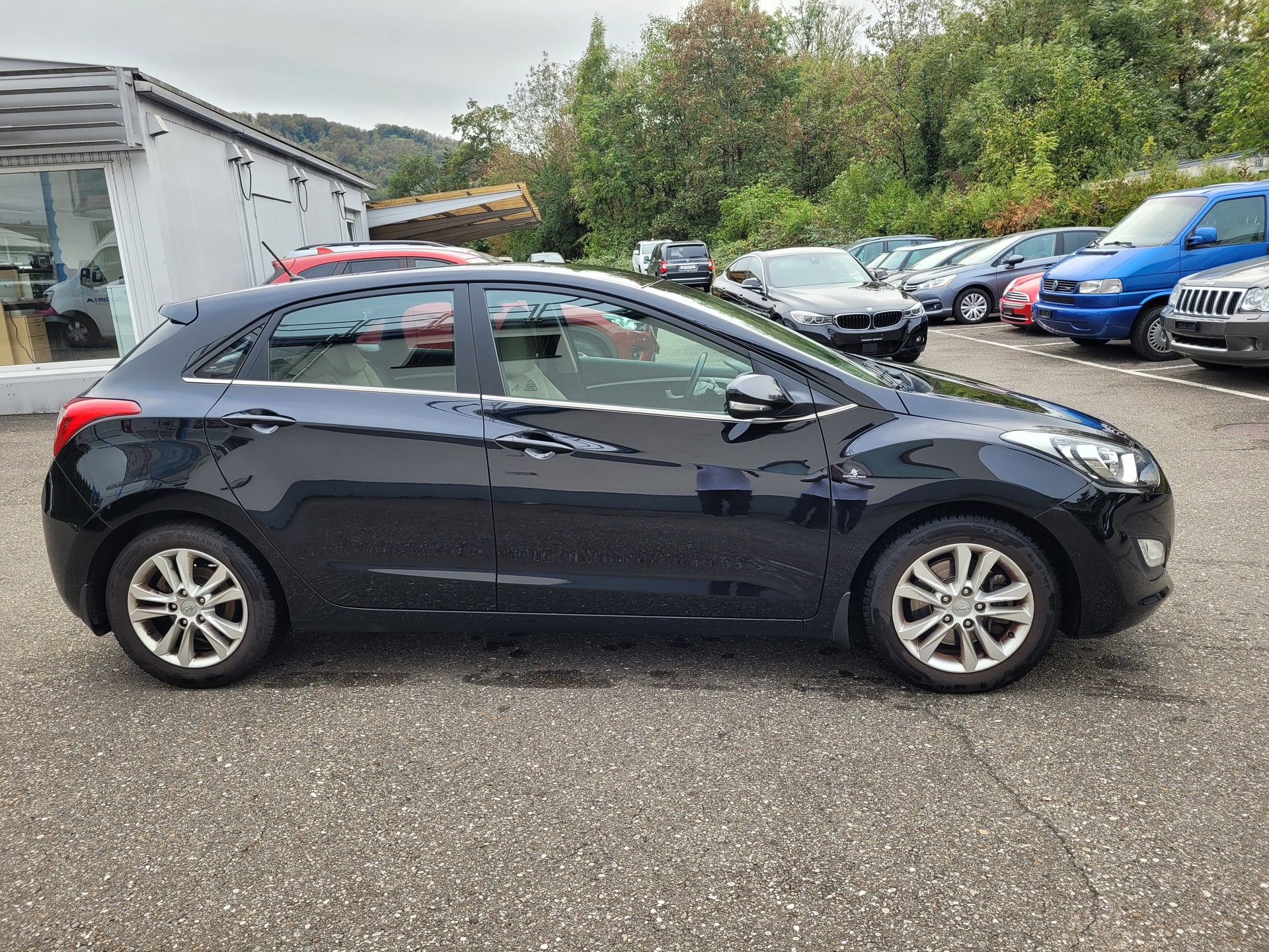 HYUNDAI i30 1.6 GDI Style Automatic-image-3