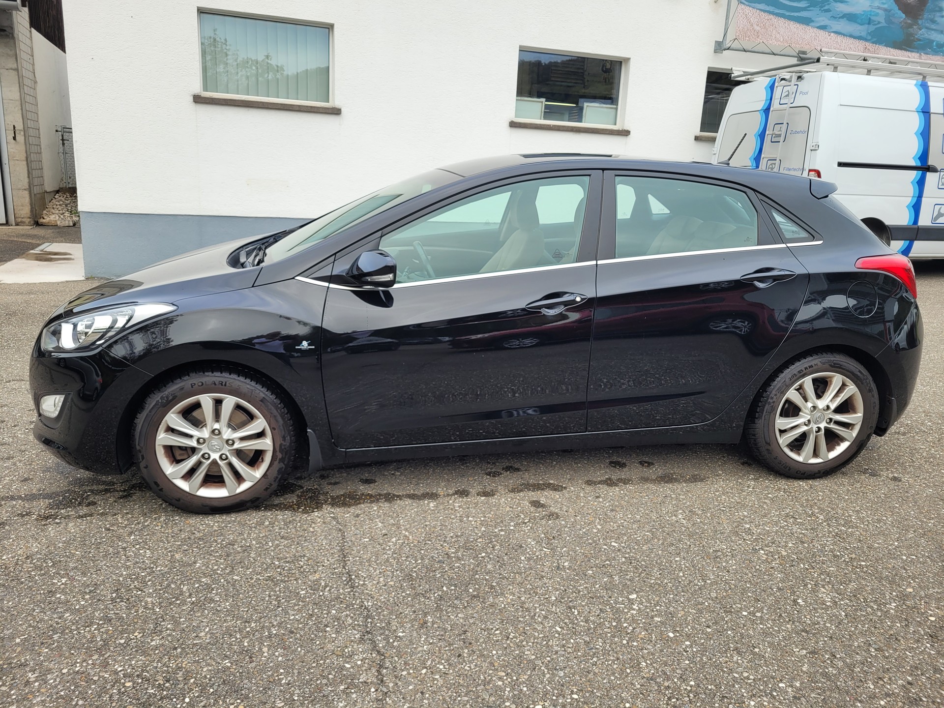 HYUNDAI i30 1.6 GDI Style Automatic-image-7