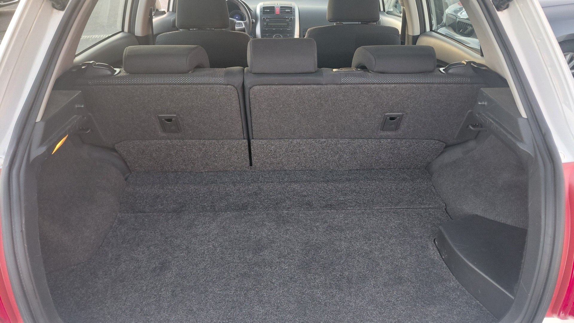 TOYOTA Auris 1.8 16V HSD Linea Sol-image-12