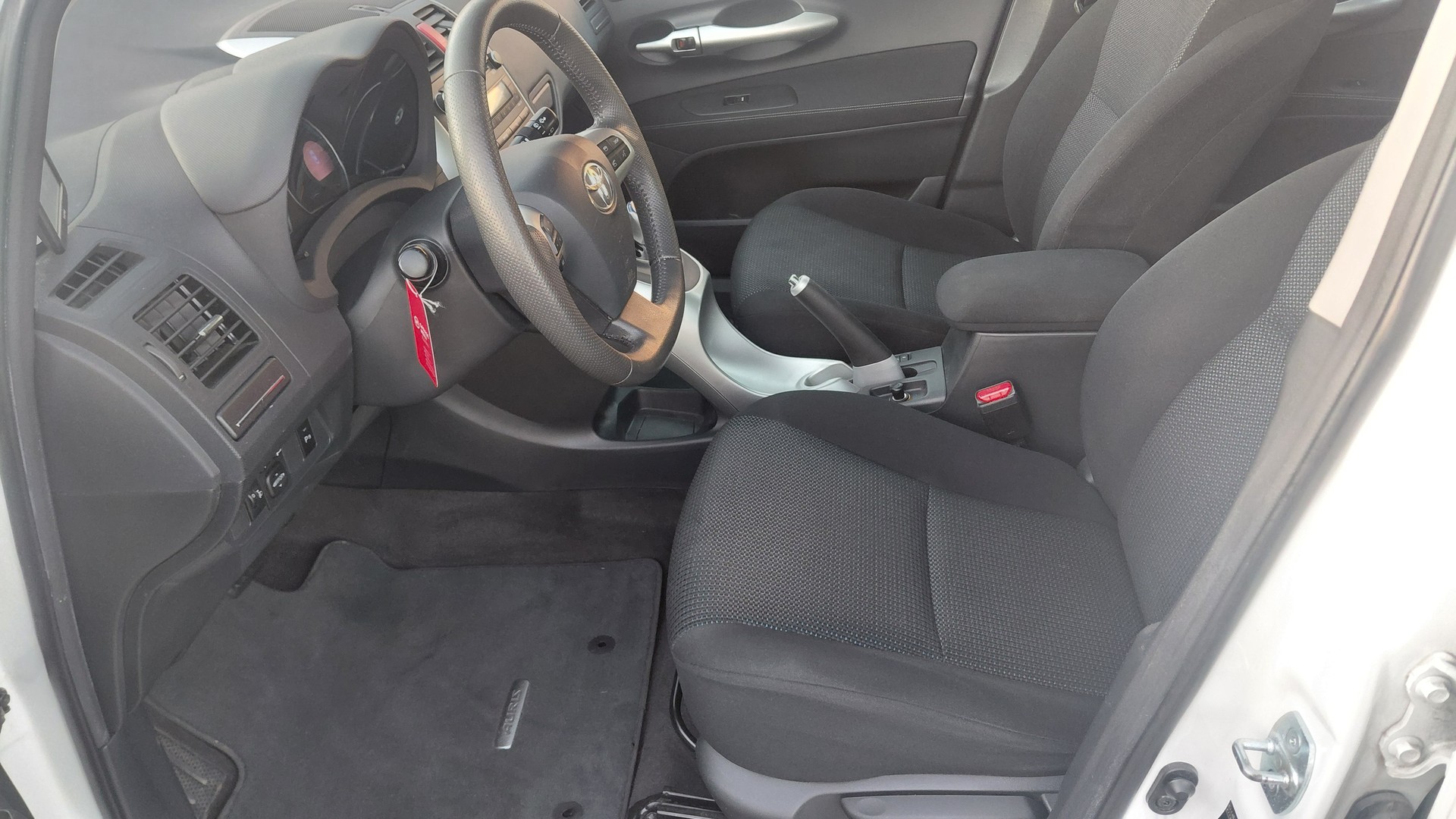 TOYOTA Auris 1.8 16V HSD Linea Sol-image-13
