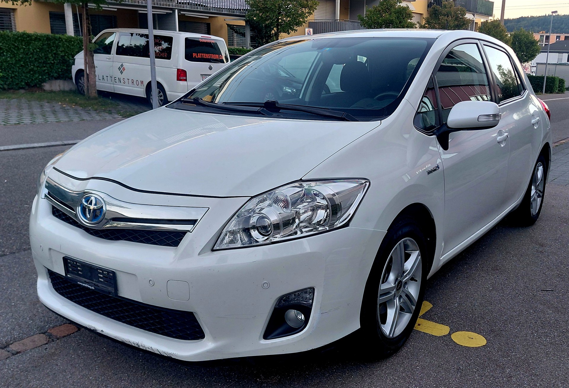 TOYOTA Auris 1.8 16V HSD Linea Sol-image-0