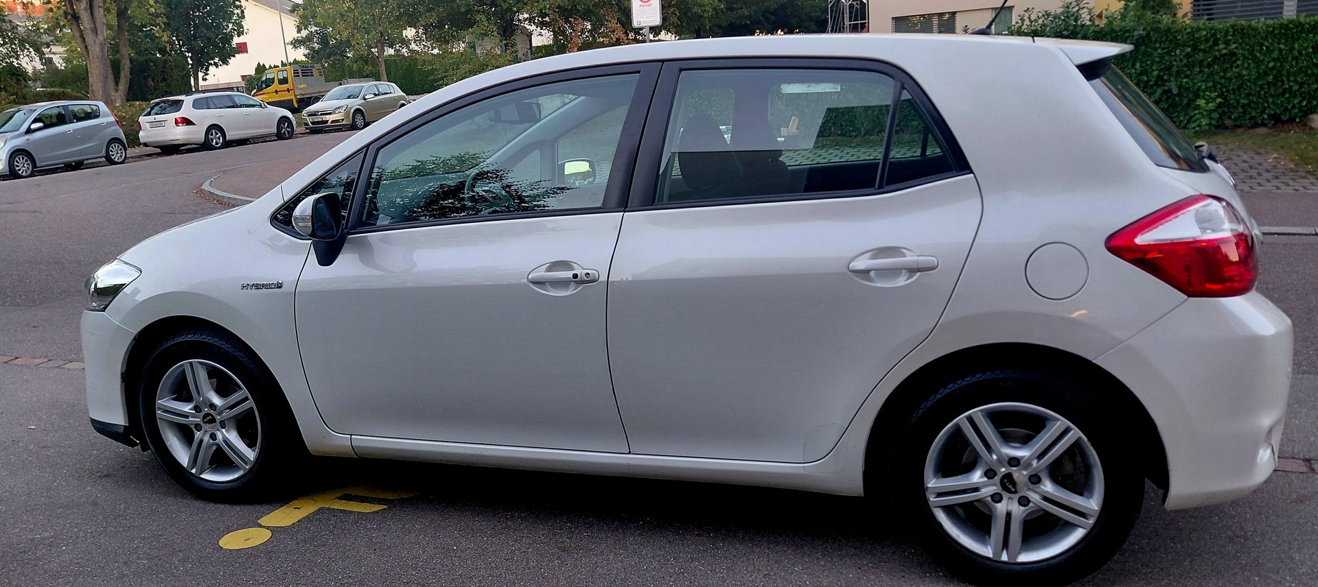 TOYOTA Auris 1.8 16V HSD Linea Sol-image-4