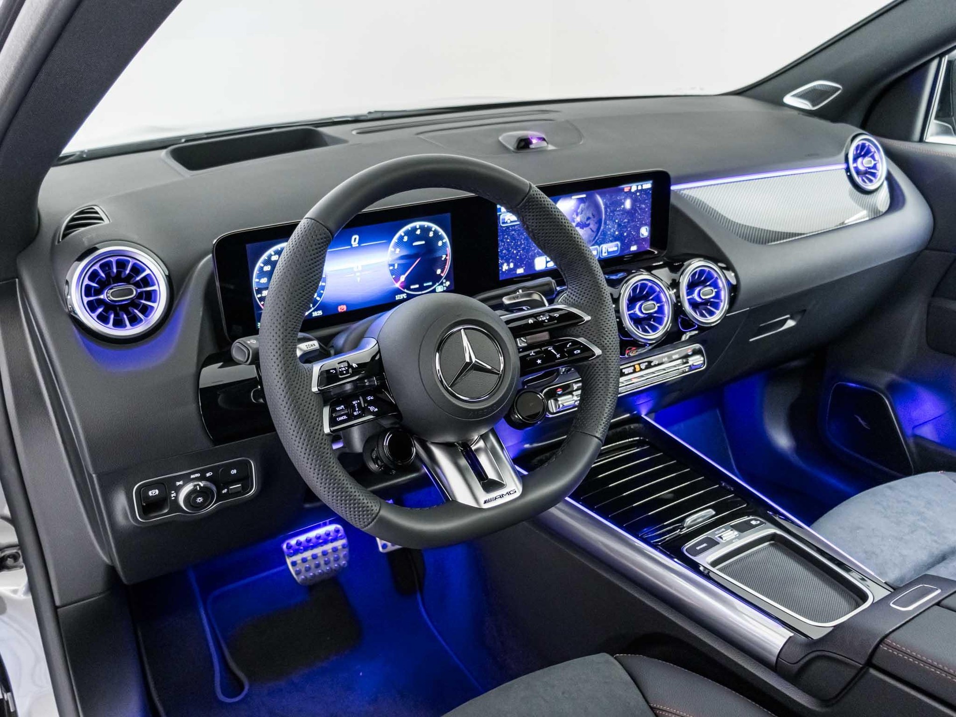 MERCEDES-BENZ GLA 35 AMG 4MATIC-image-9