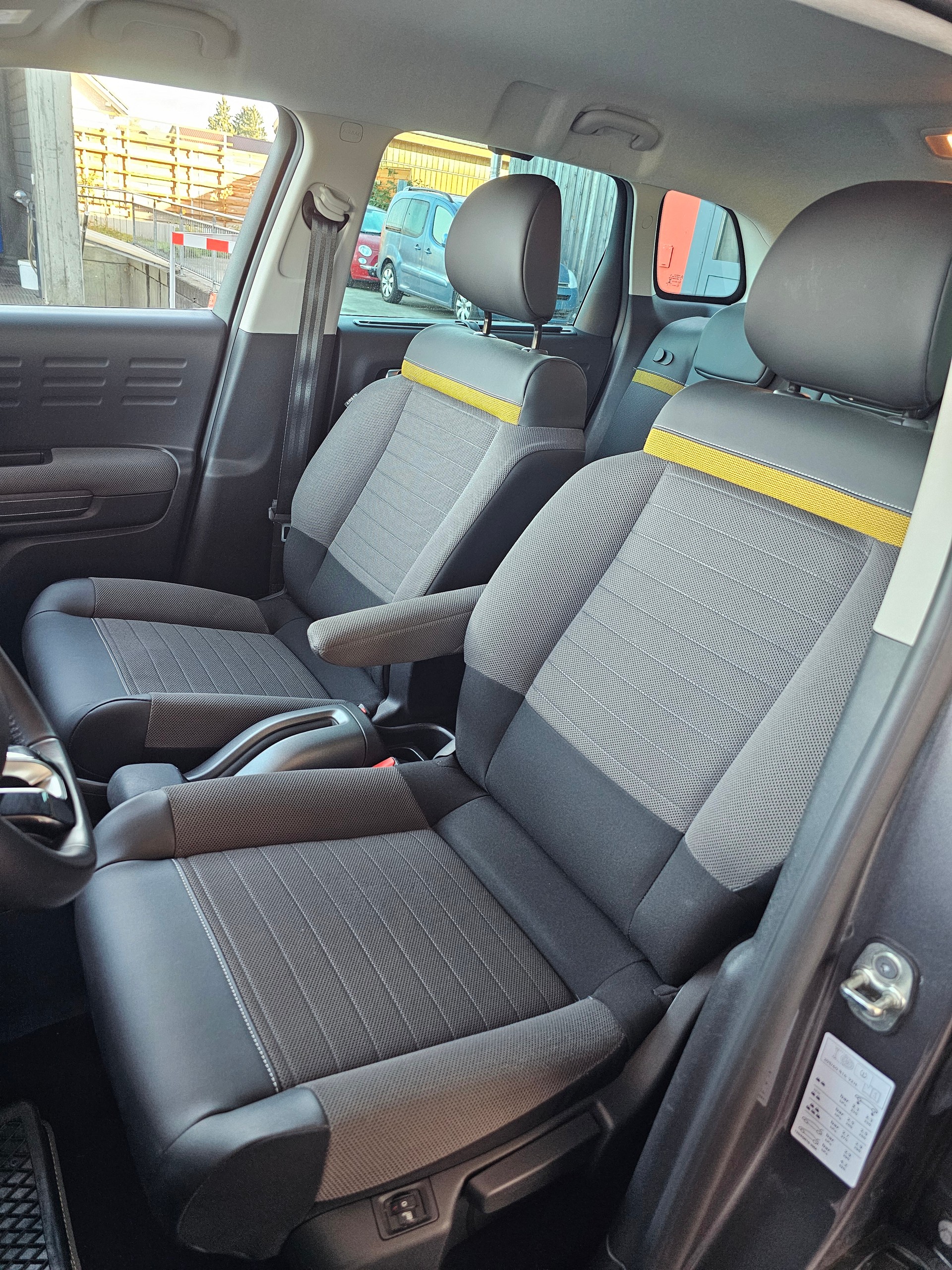 CITROEN C3 Aircross 1.2i PureTech Rip Curl EAT-image-9