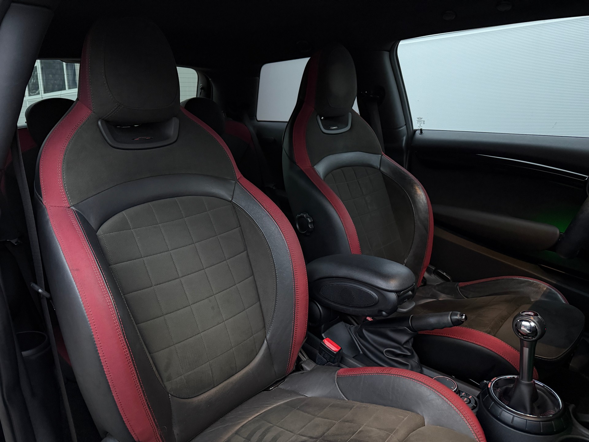 MINI Cooper John Cooper Works-image-10