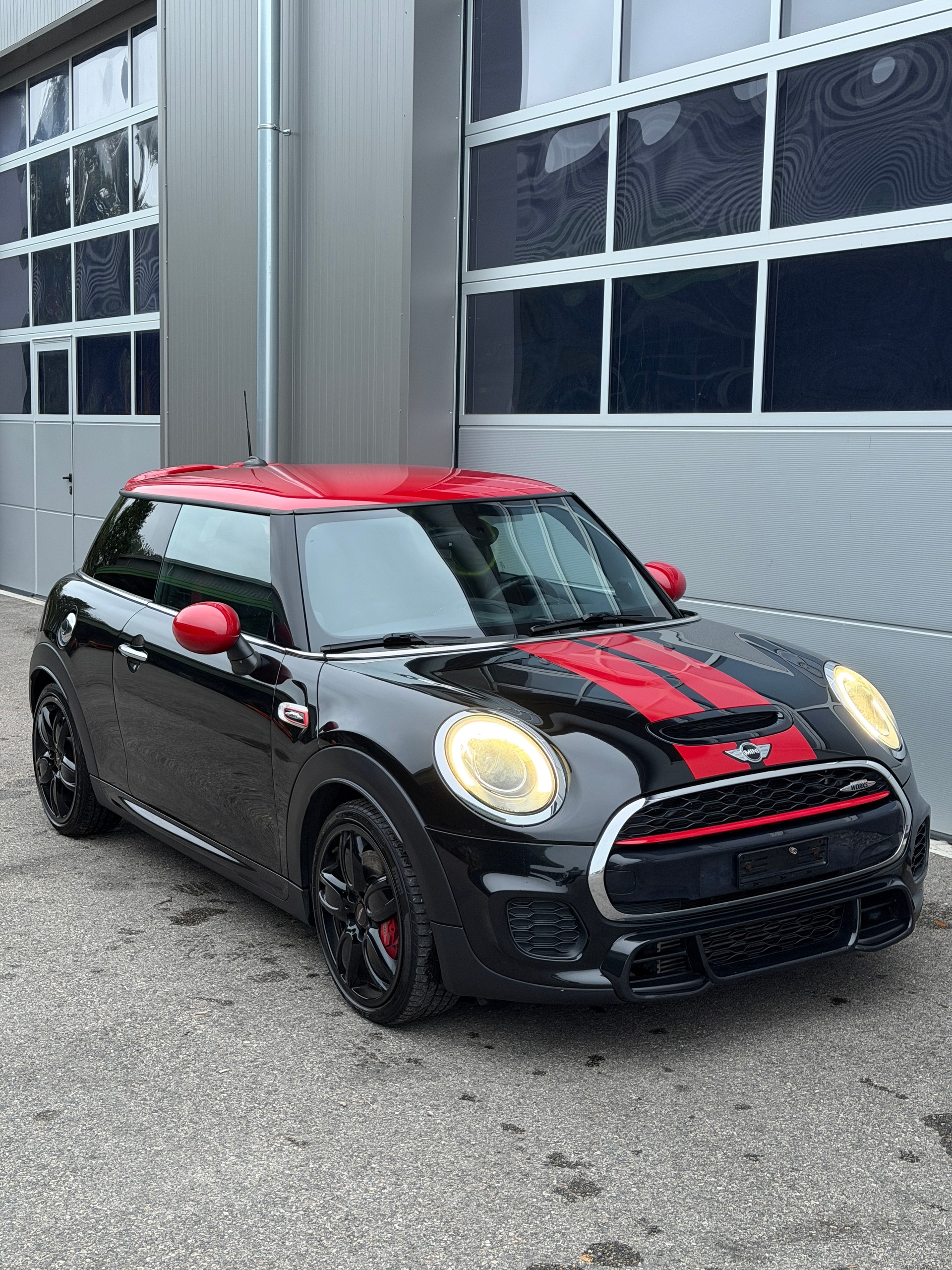 MINI Cooper John Cooper Works-image-3