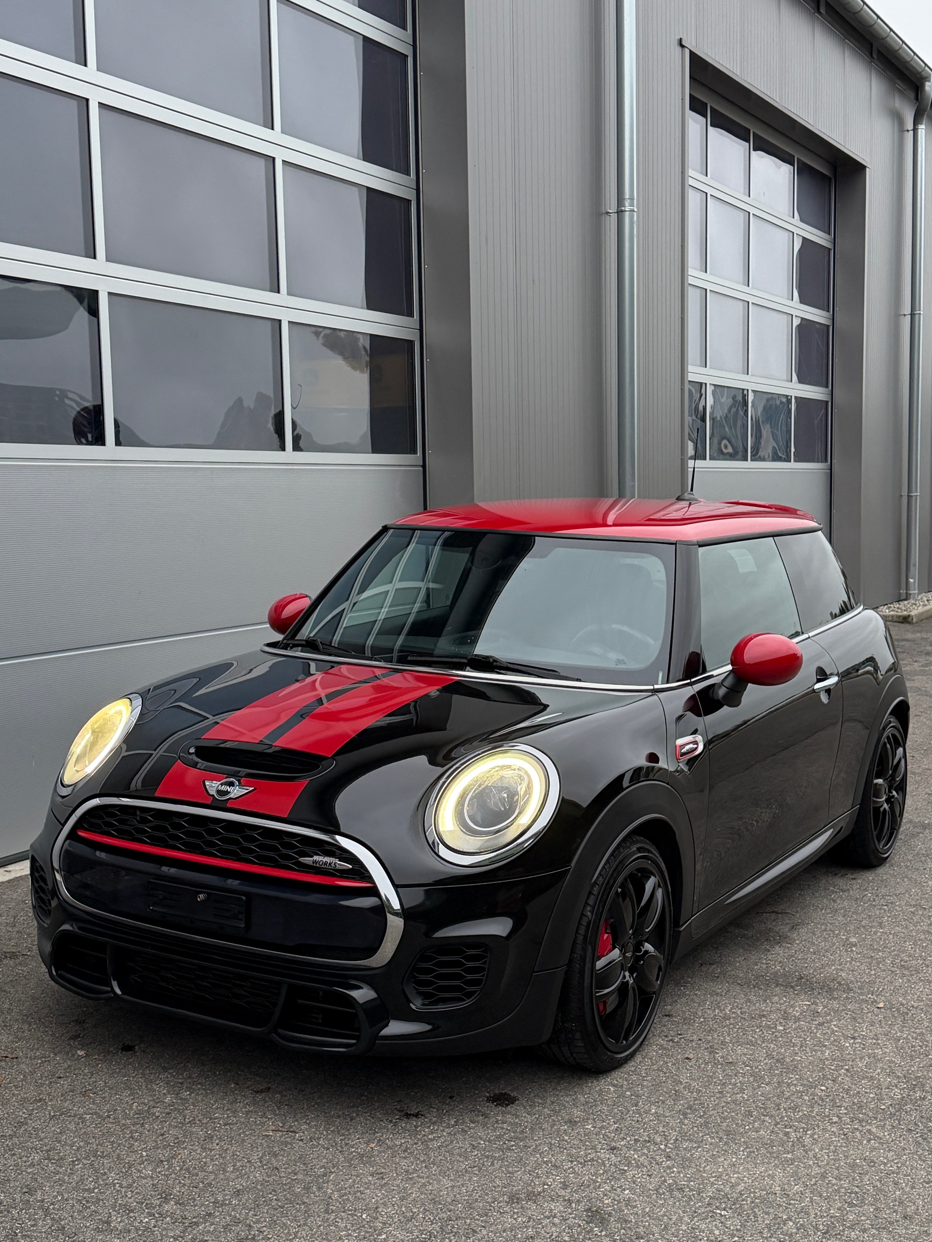 MINI Cooper John Cooper Works-image-6