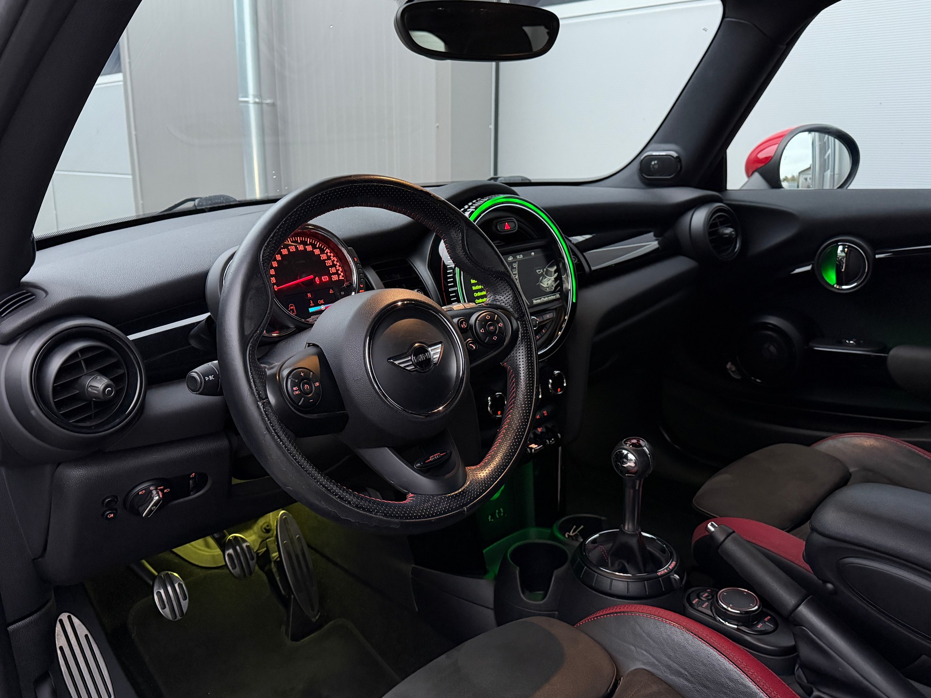MINI Cooper John Cooper Works-image-8