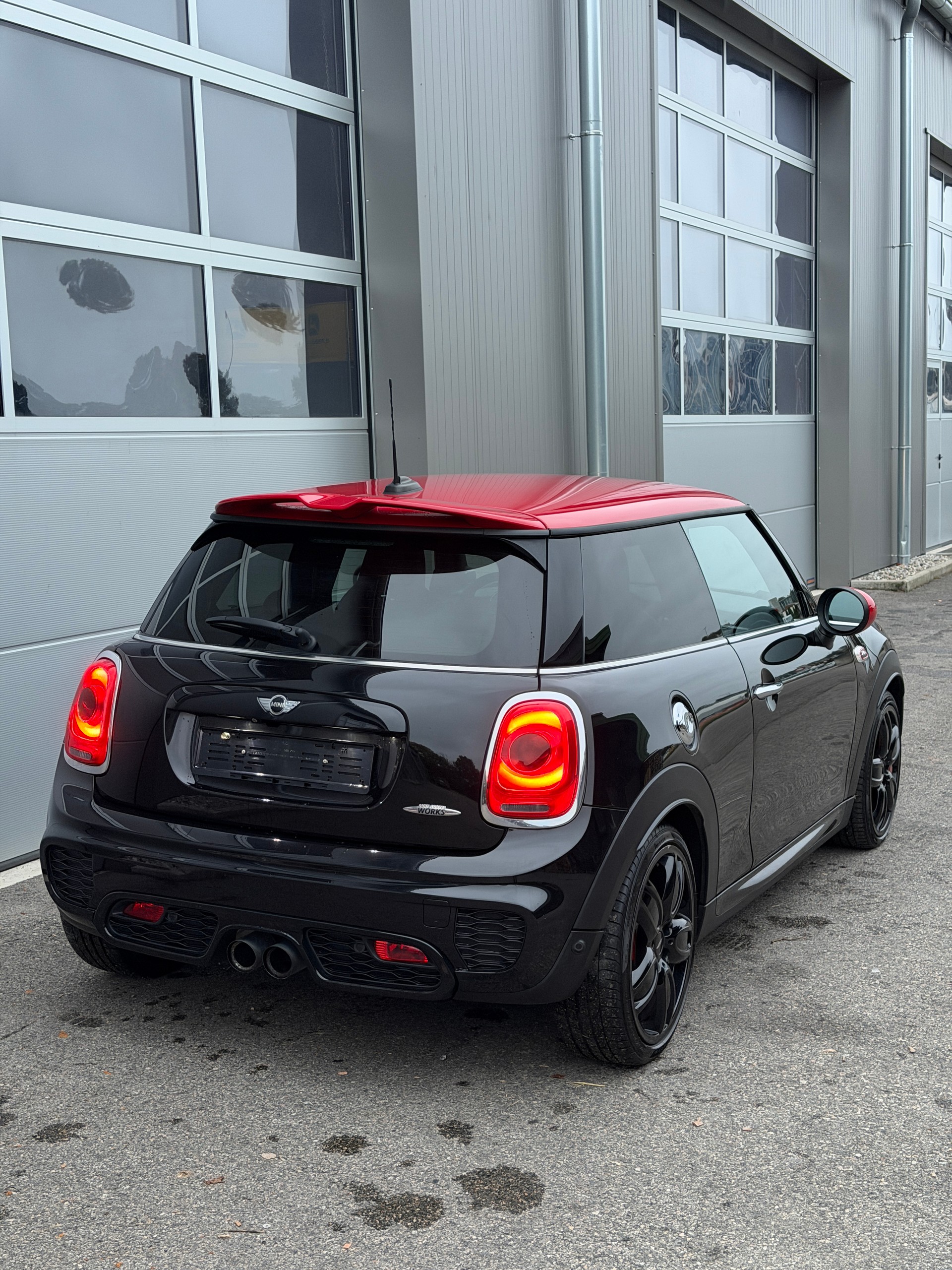 MINI Cooper John Cooper Works-image-2
