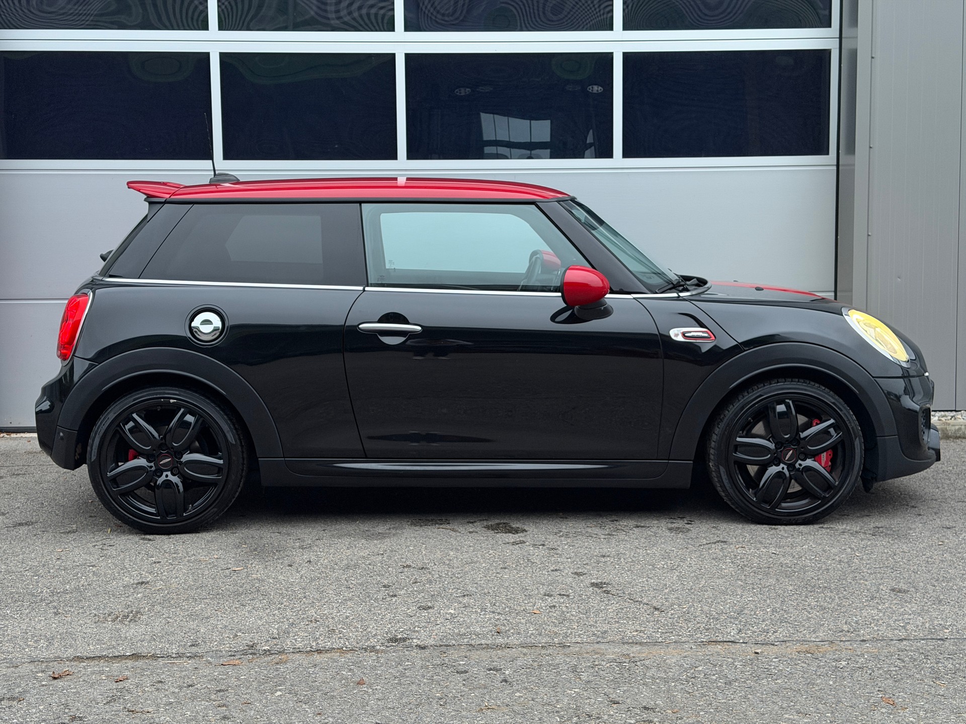 MINI Cooper John Cooper Works-image-4