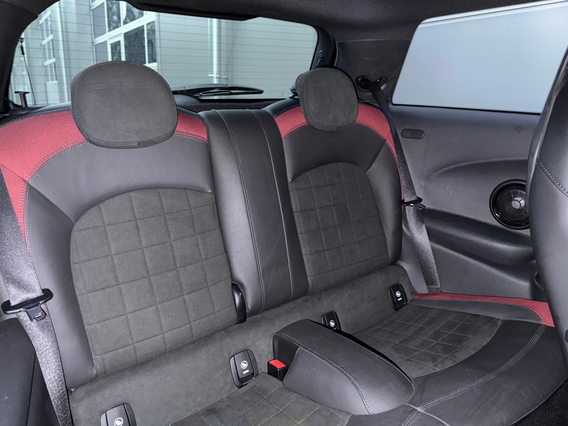 MINI Cooper John Cooper Works-image-12