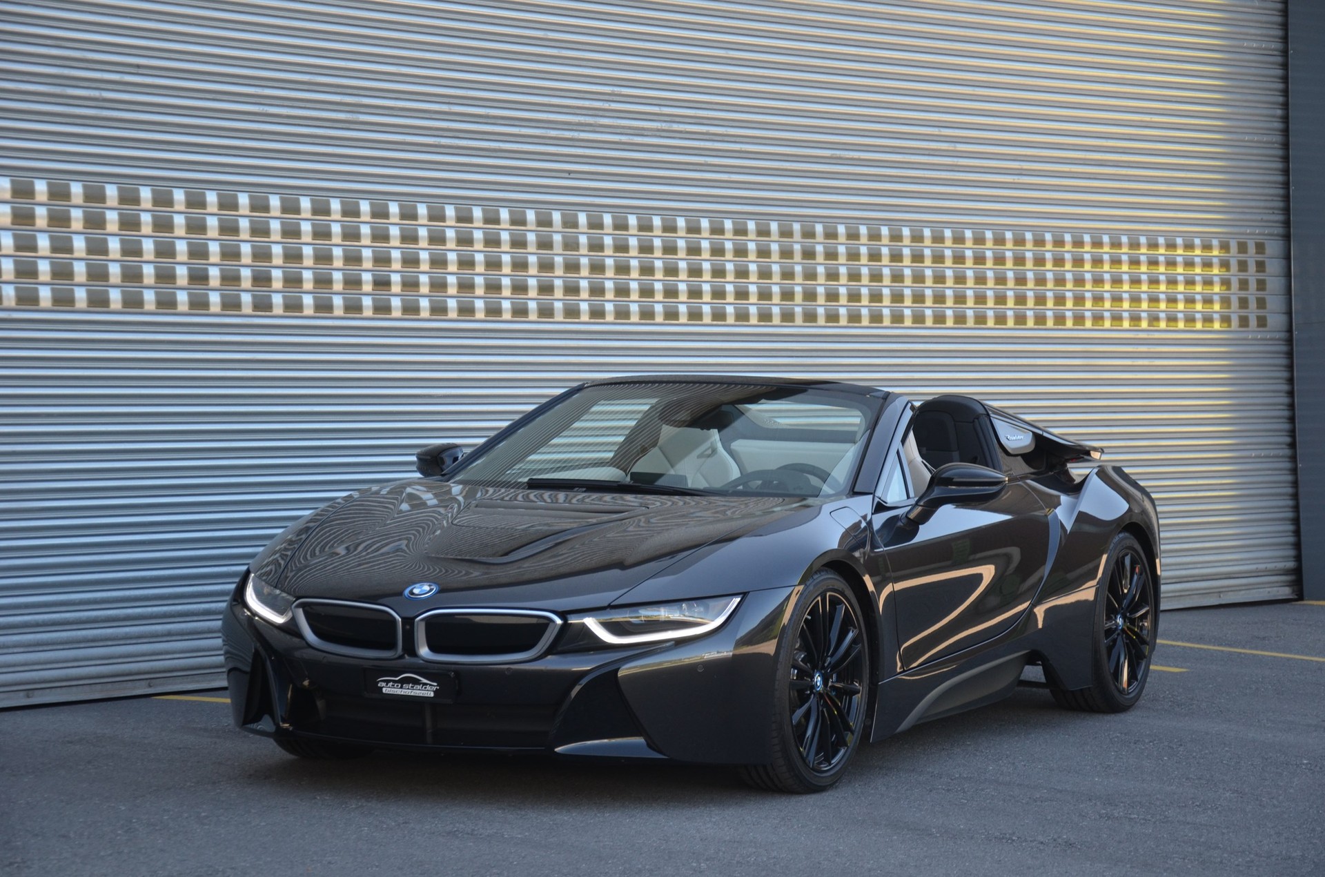 BMW i8 Roadster-image-0