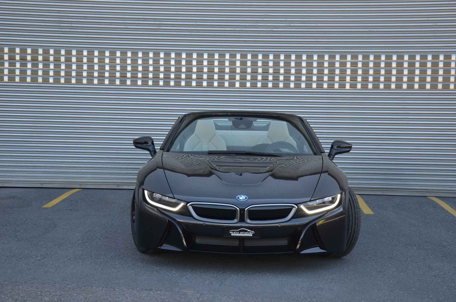 BMW i8 Roadster-image-10