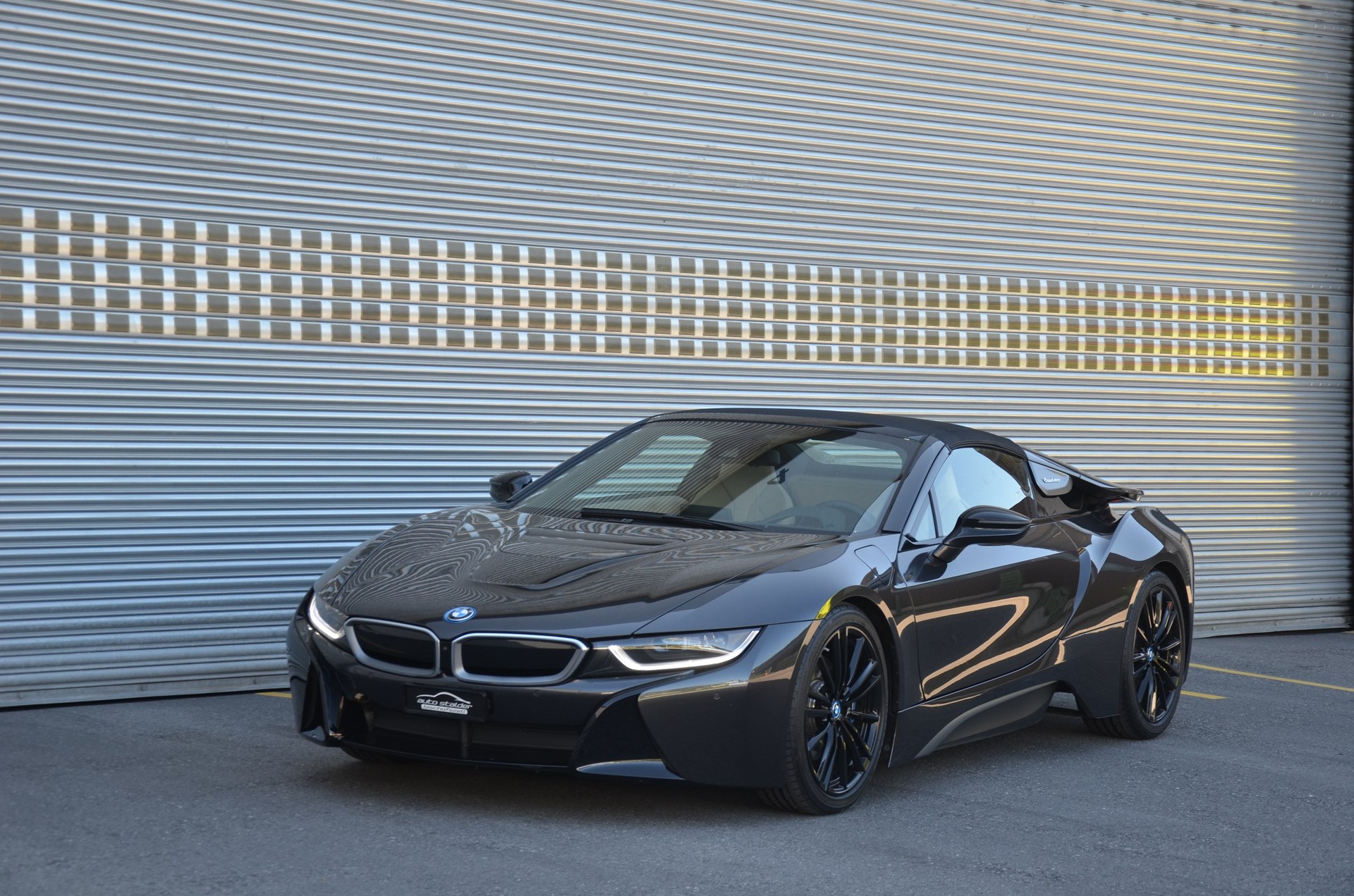BMW i8 Roadster-image-2