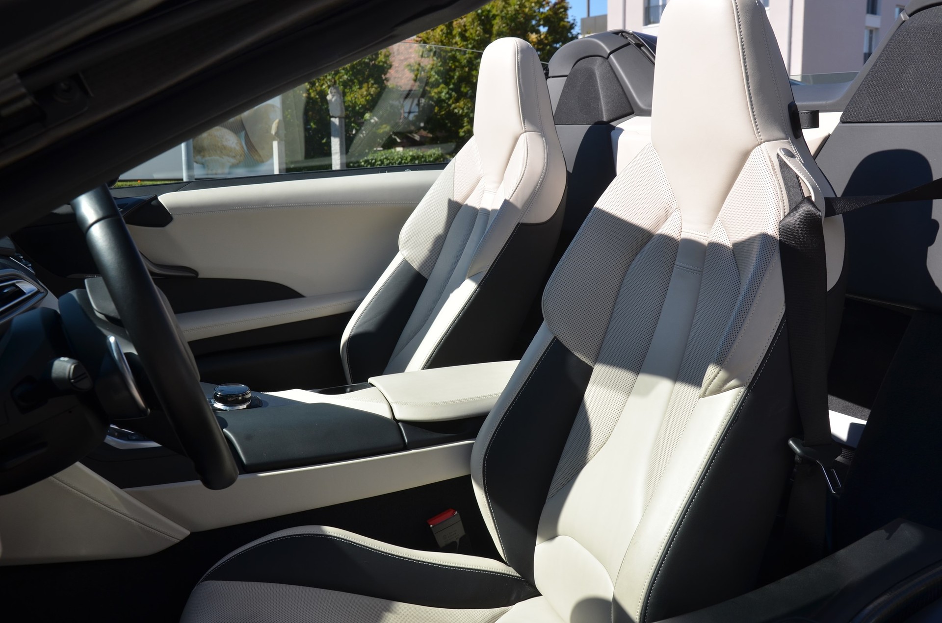 BMW i8 Roadster-image-20