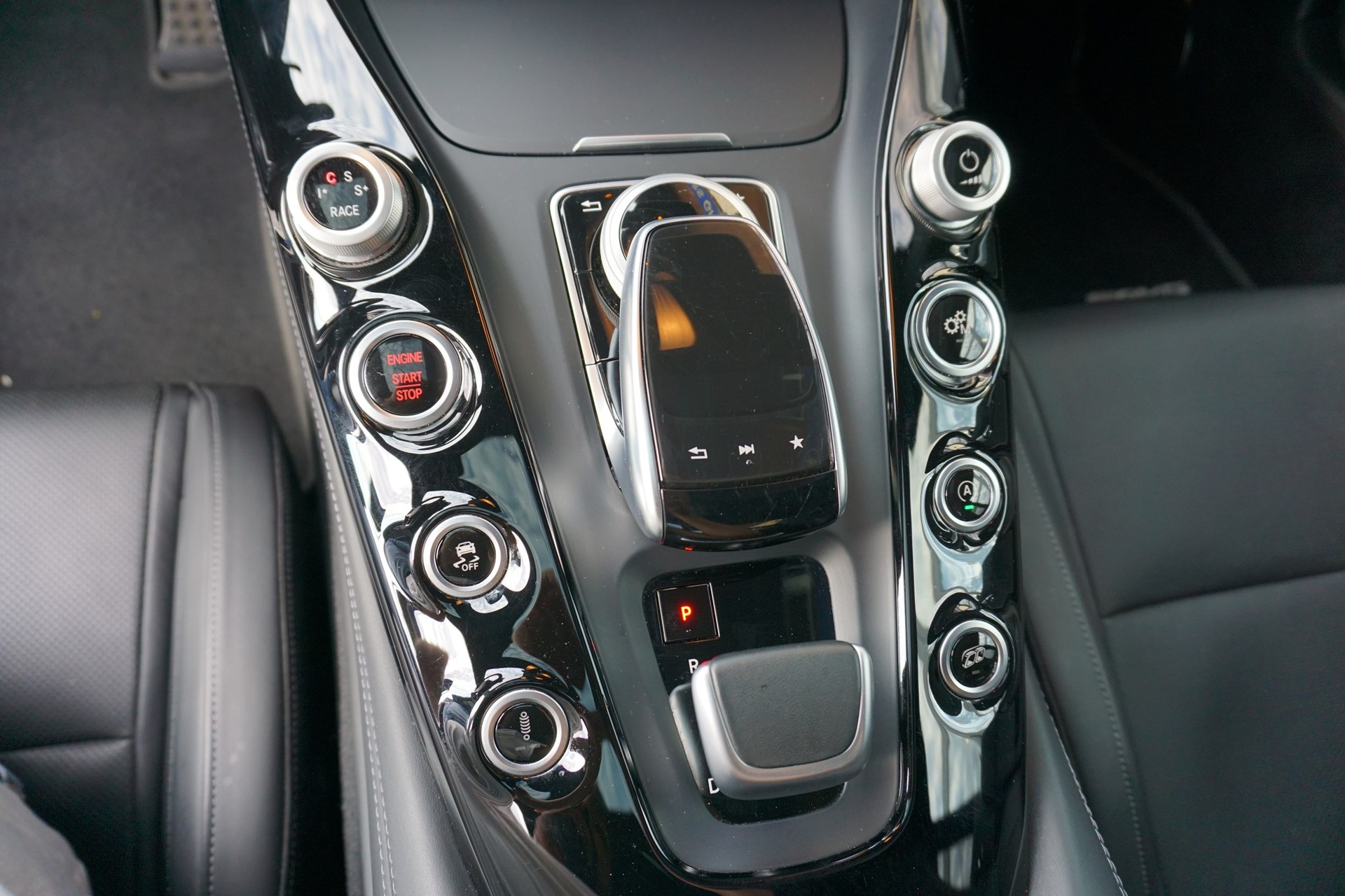 MERCEDES-BENZ AMG GT S Speedshift DCT-image-23