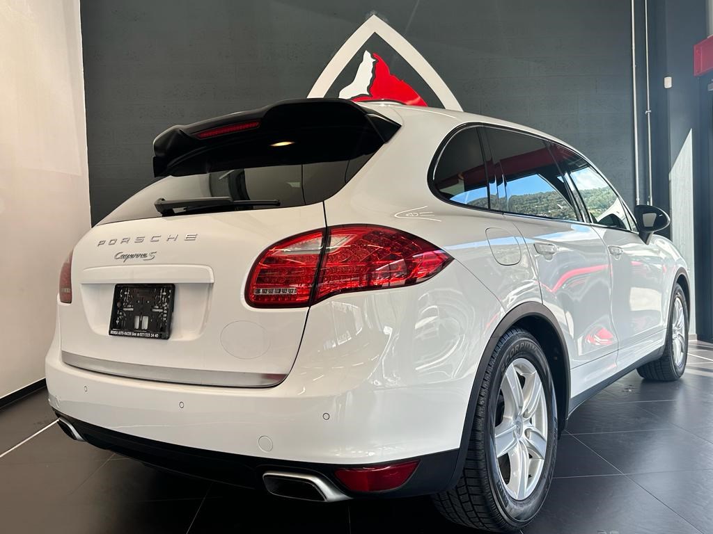 PORSCHE Cayenne S Diesel-image-3