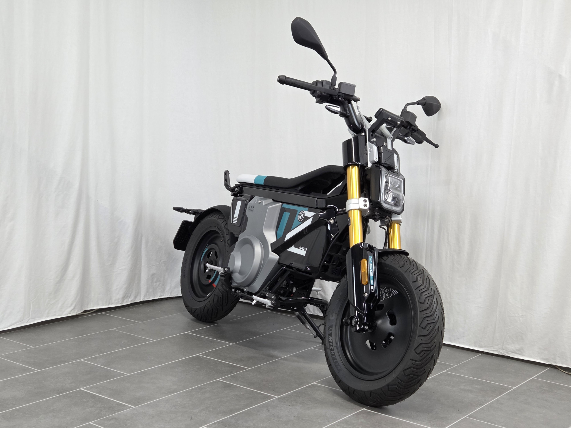 BMW CE 02 Highline mit 5 Jahre Garantie für Kaufverträge bis 30.06.26-showroom-element-1