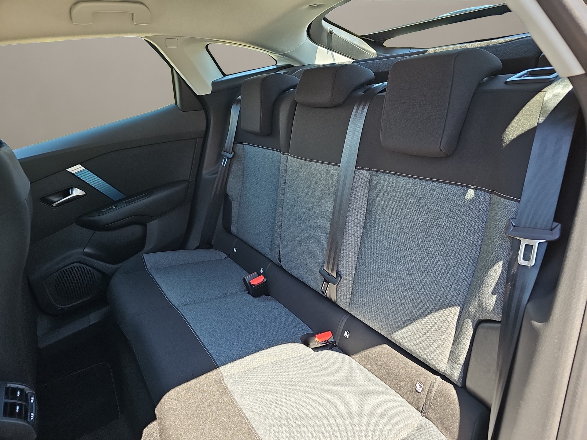 CITROEN C4 Electric Swiss Edition-image-12