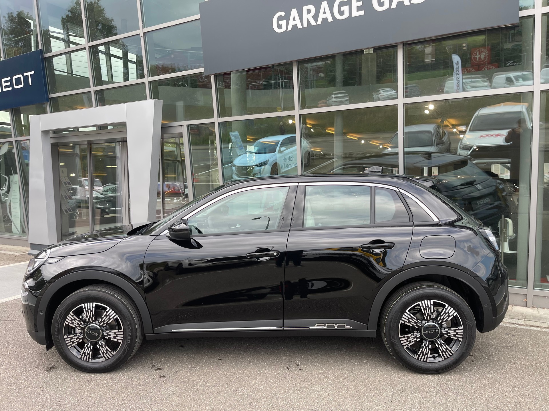 FIAT 600h MildHybrid Cult-showroom-element-1