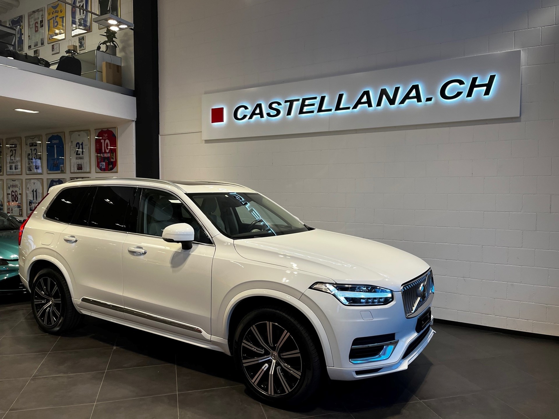 VOLVO XC90 T8 eAWD Inscription-image-0