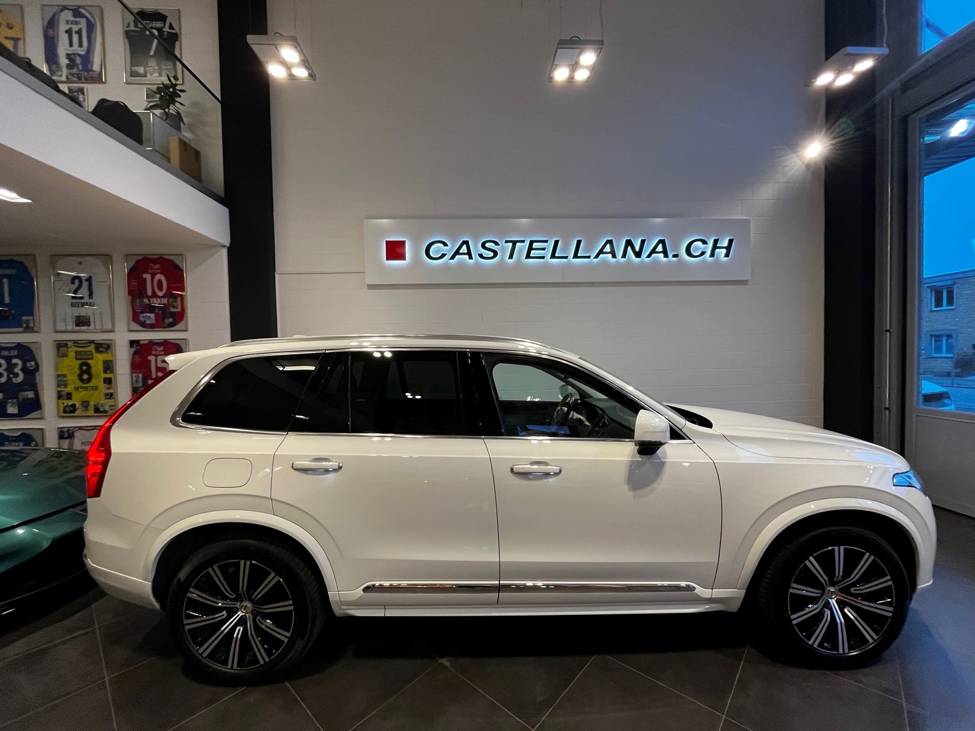 VOLVO XC90 T8 eAWD Inscription-image-4