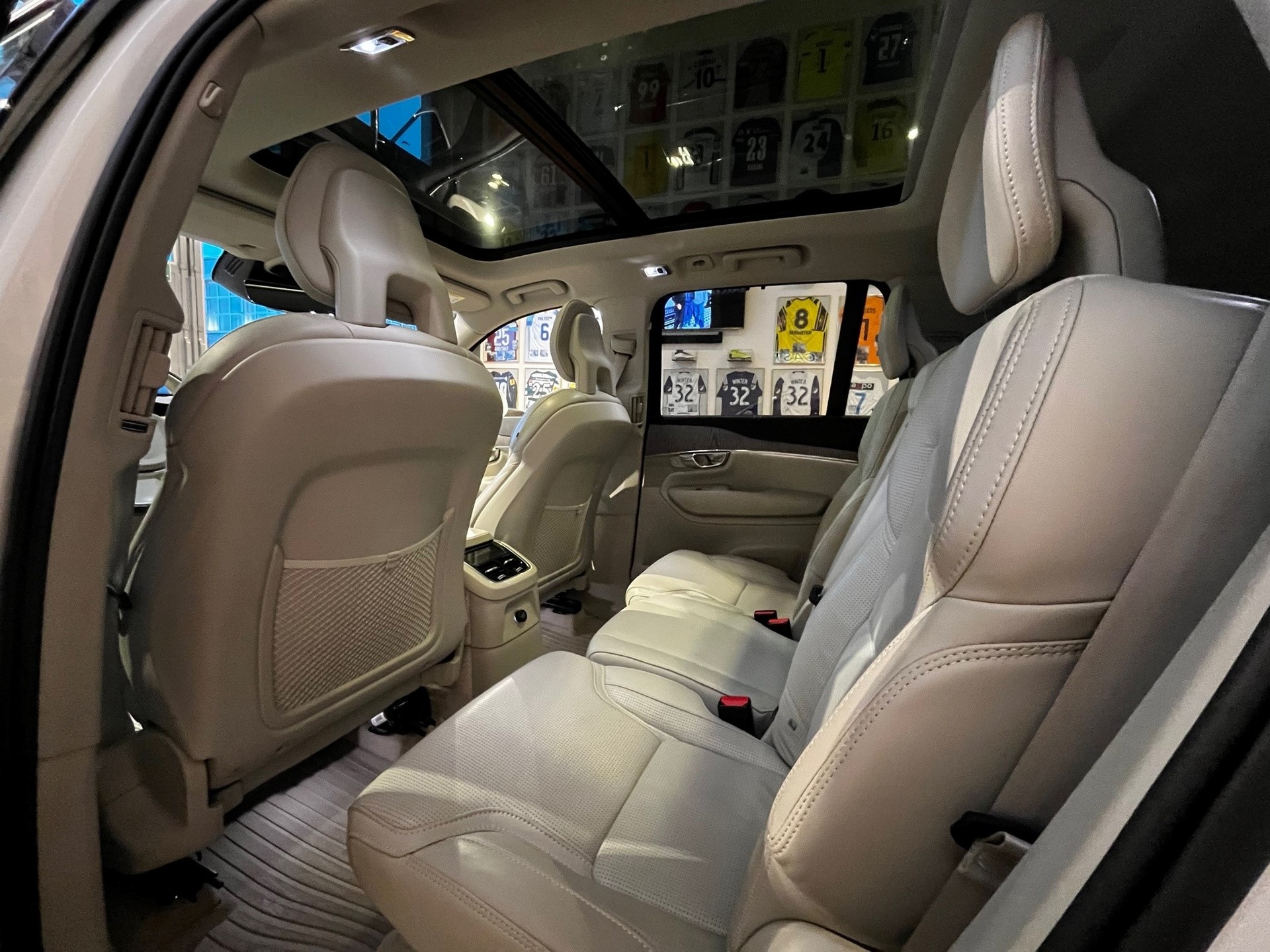 VOLVO XC90 T8 eAWD Inscription-image-12