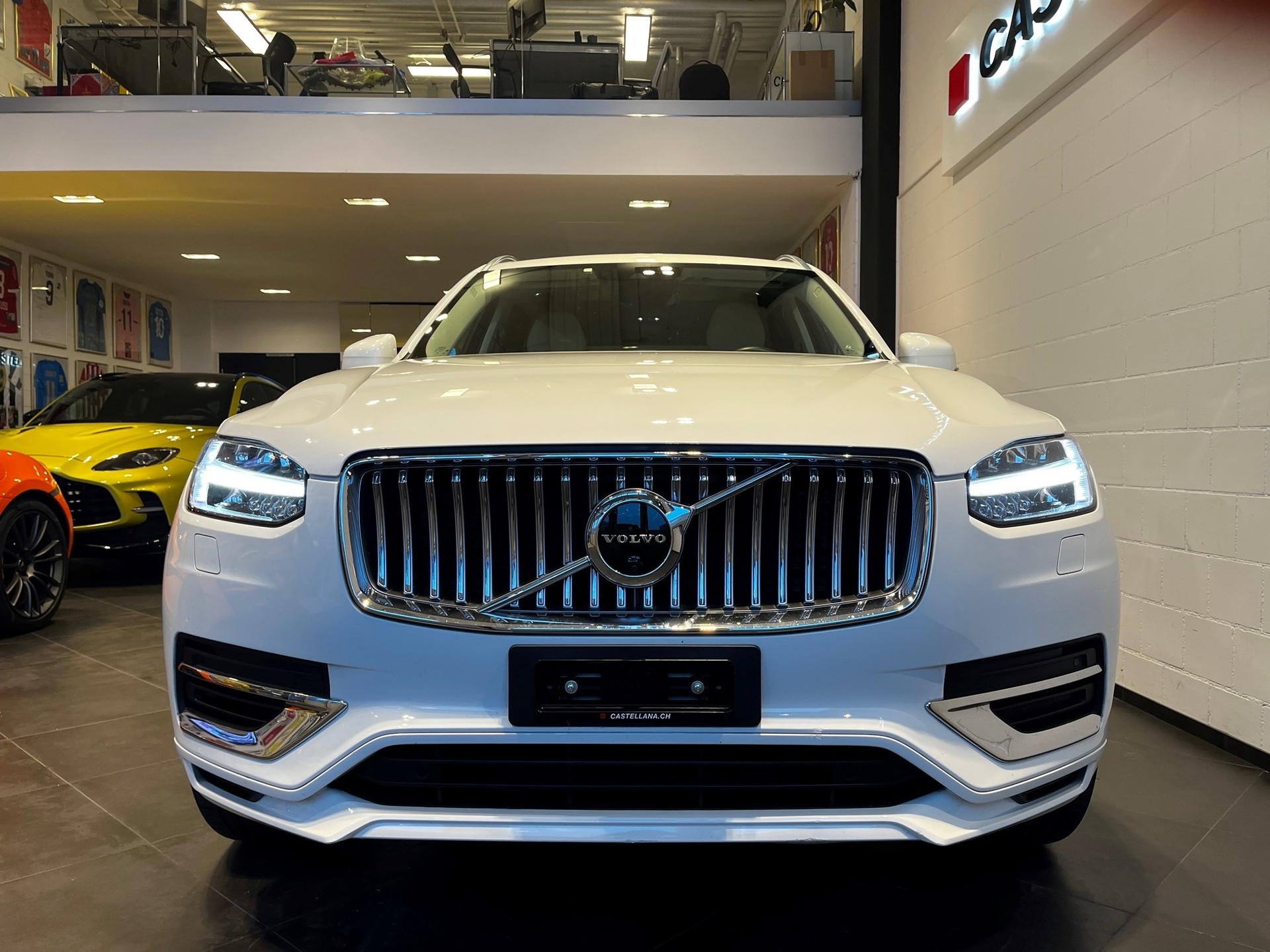 VOLVO XC90 T8 eAWD Inscription-image-2