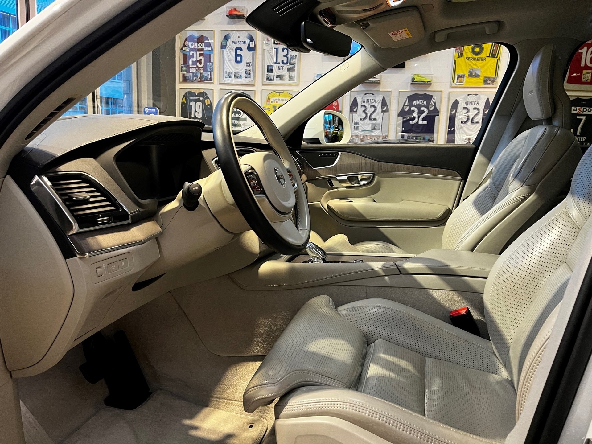 VOLVO XC90 T8 eAWD Inscription-image-10