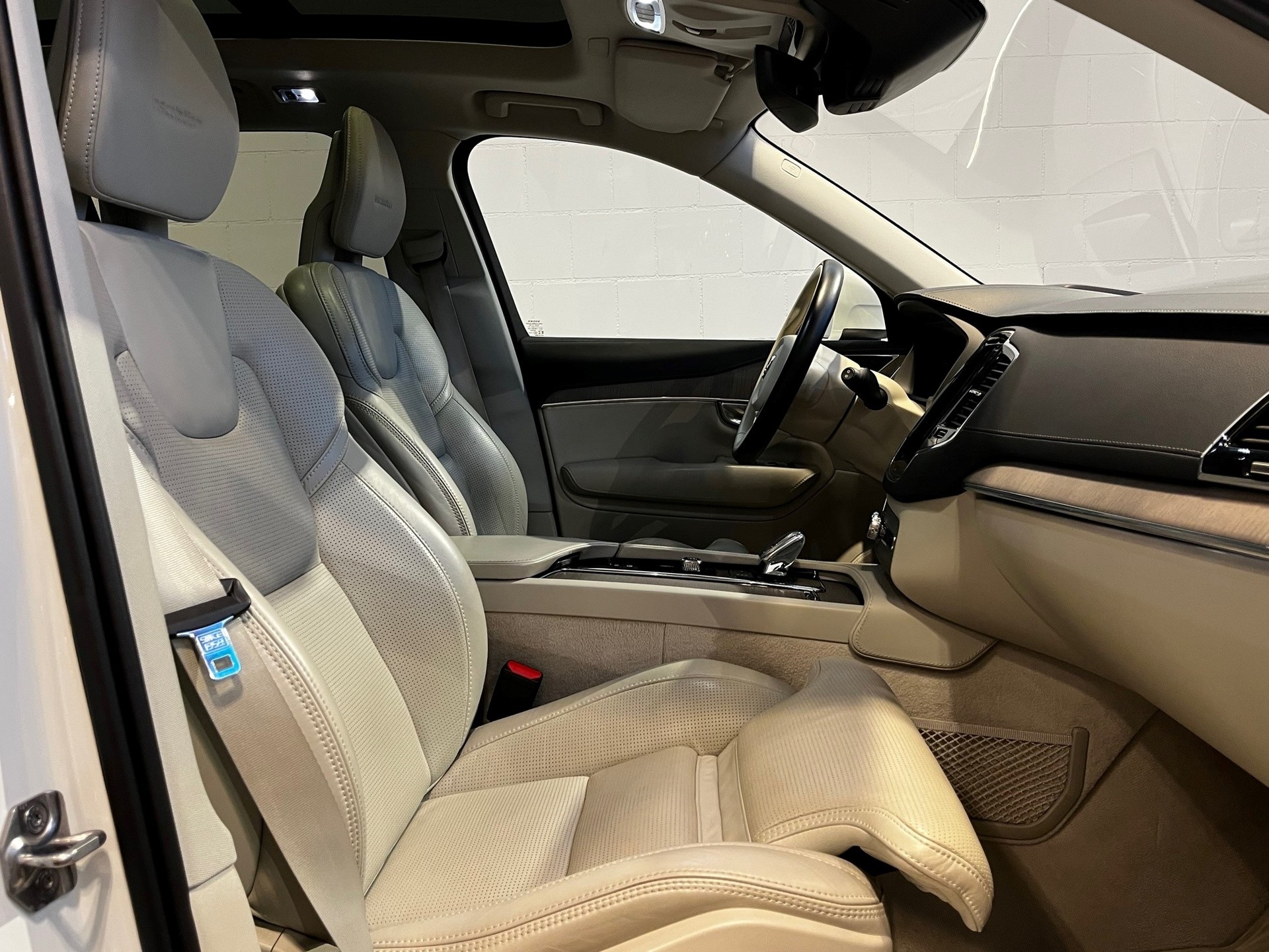 VOLVO XC90 T8 eAWD Inscription-image-14