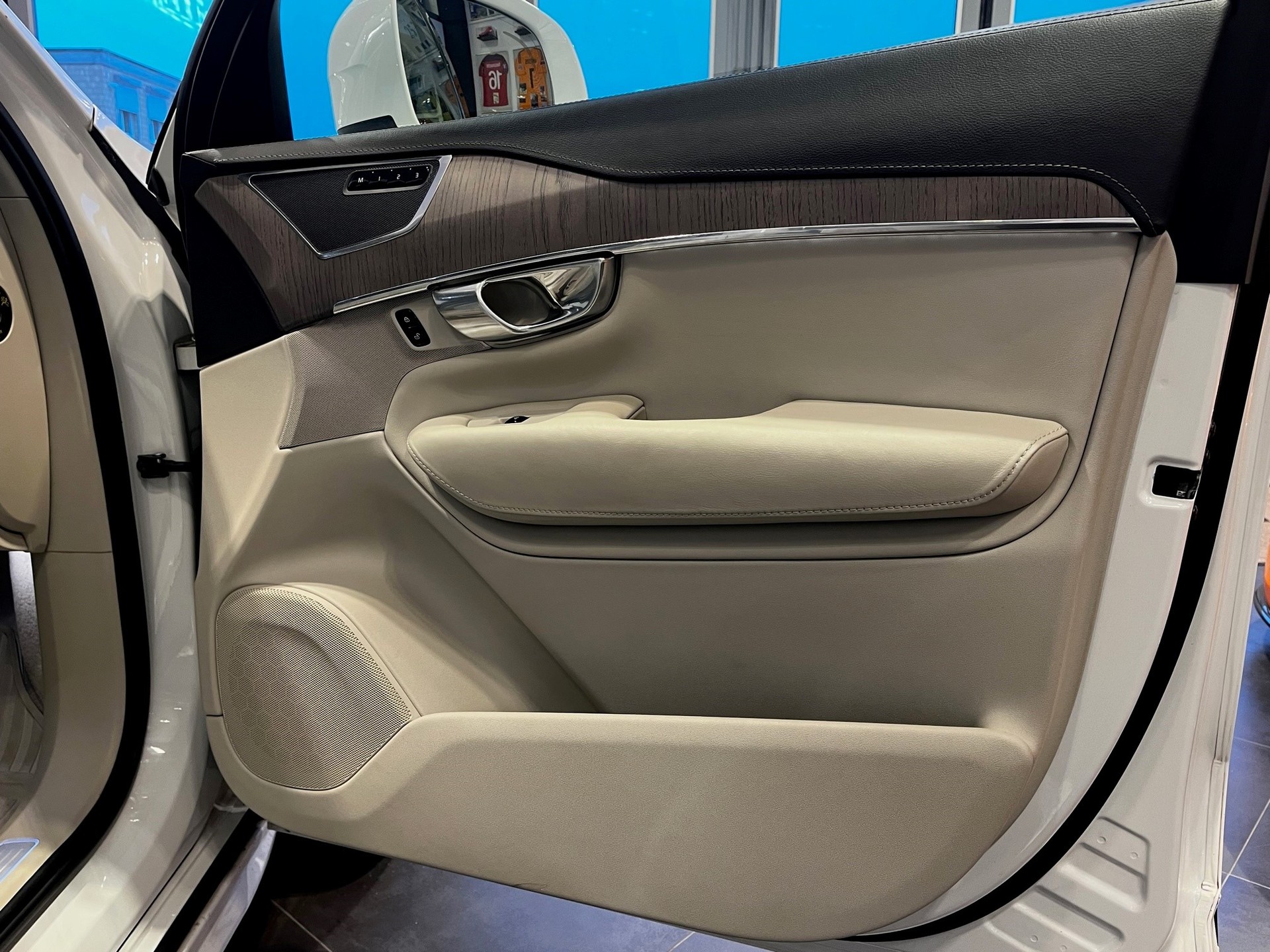VOLVO XC90 T8 eAWD Inscription-image-21
